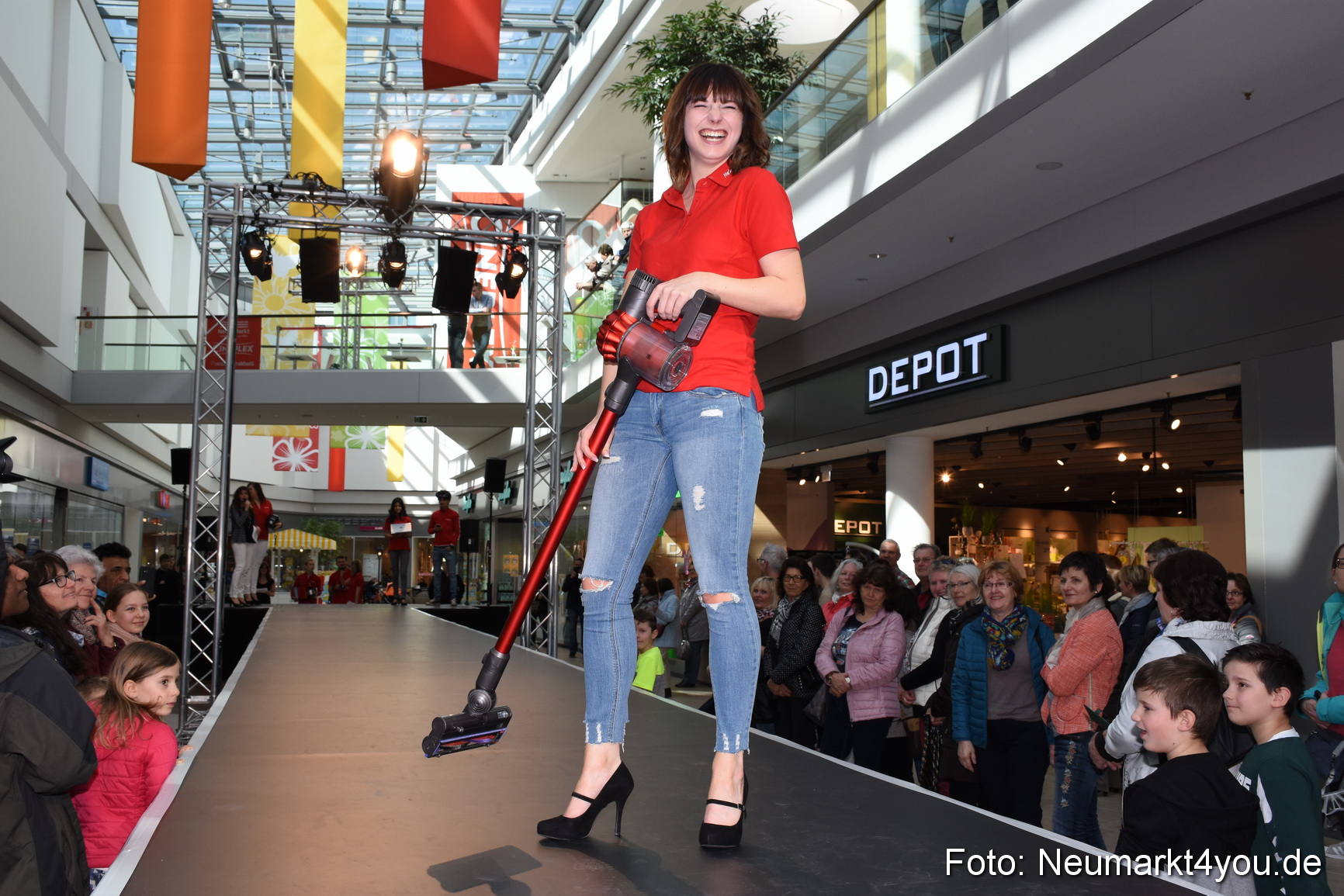 Modenschau NeuerMarkt Fruehjahr 2017 0054
