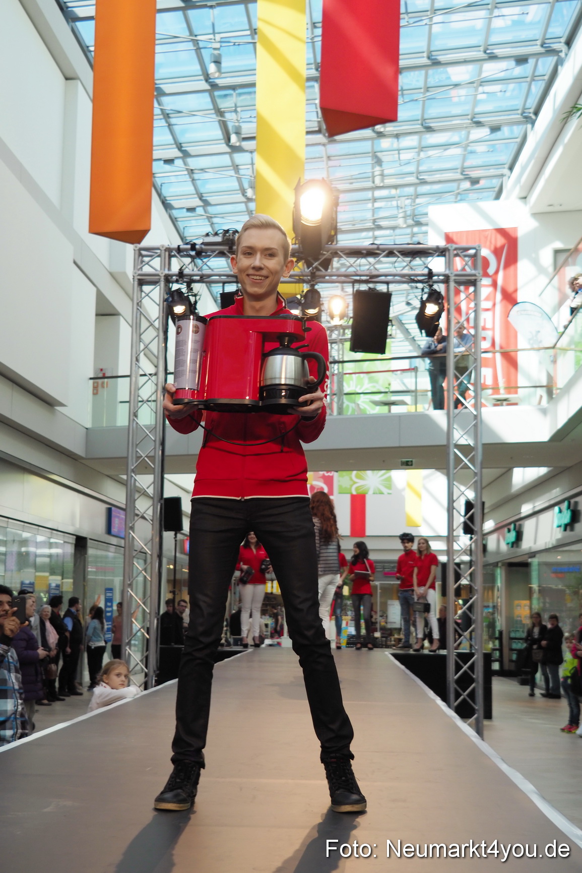 Modenschau NeuerMarkt Fruehjahr 2017 0063