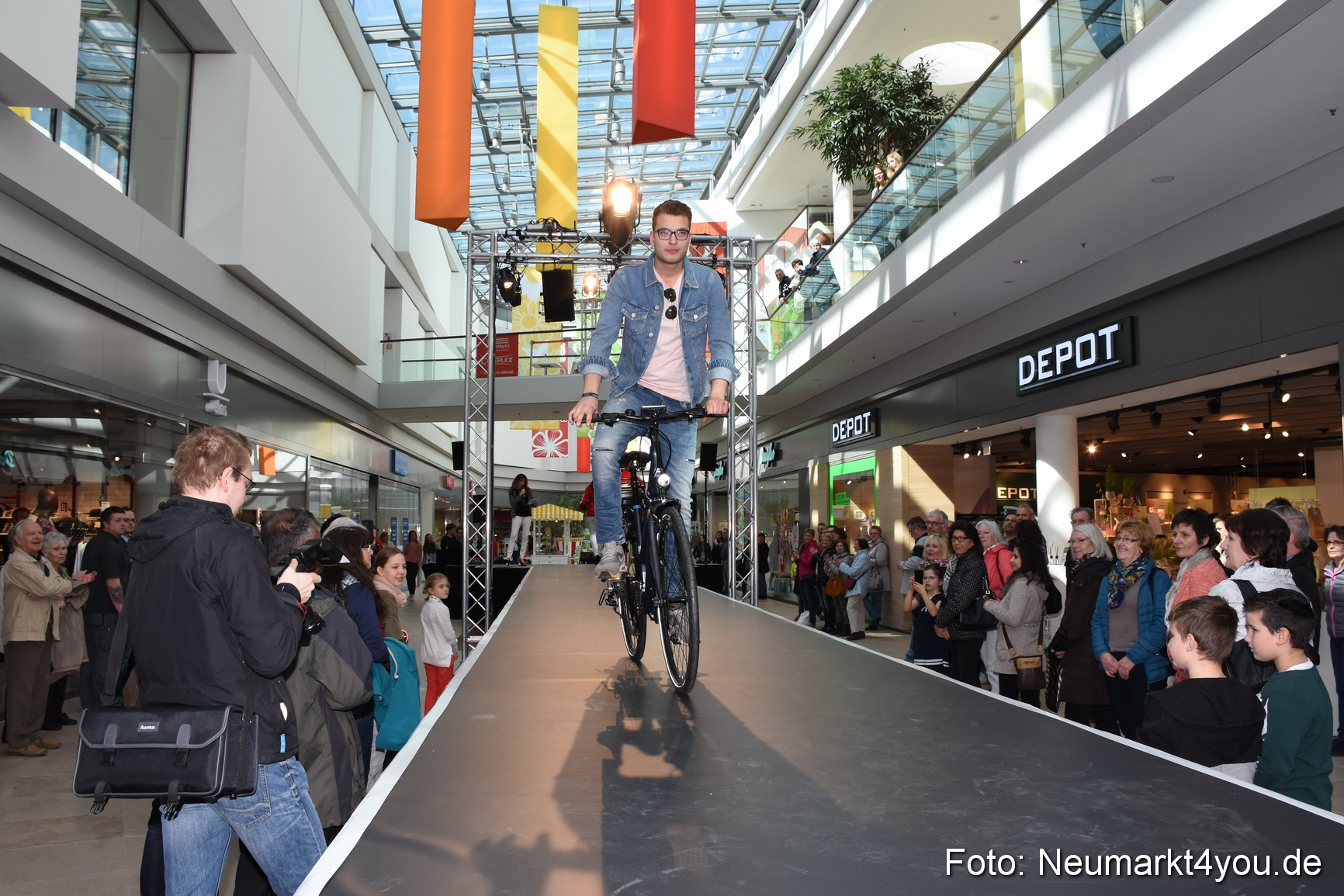 Modenschau NeuerMarkt Fruehjahr 2017 0067