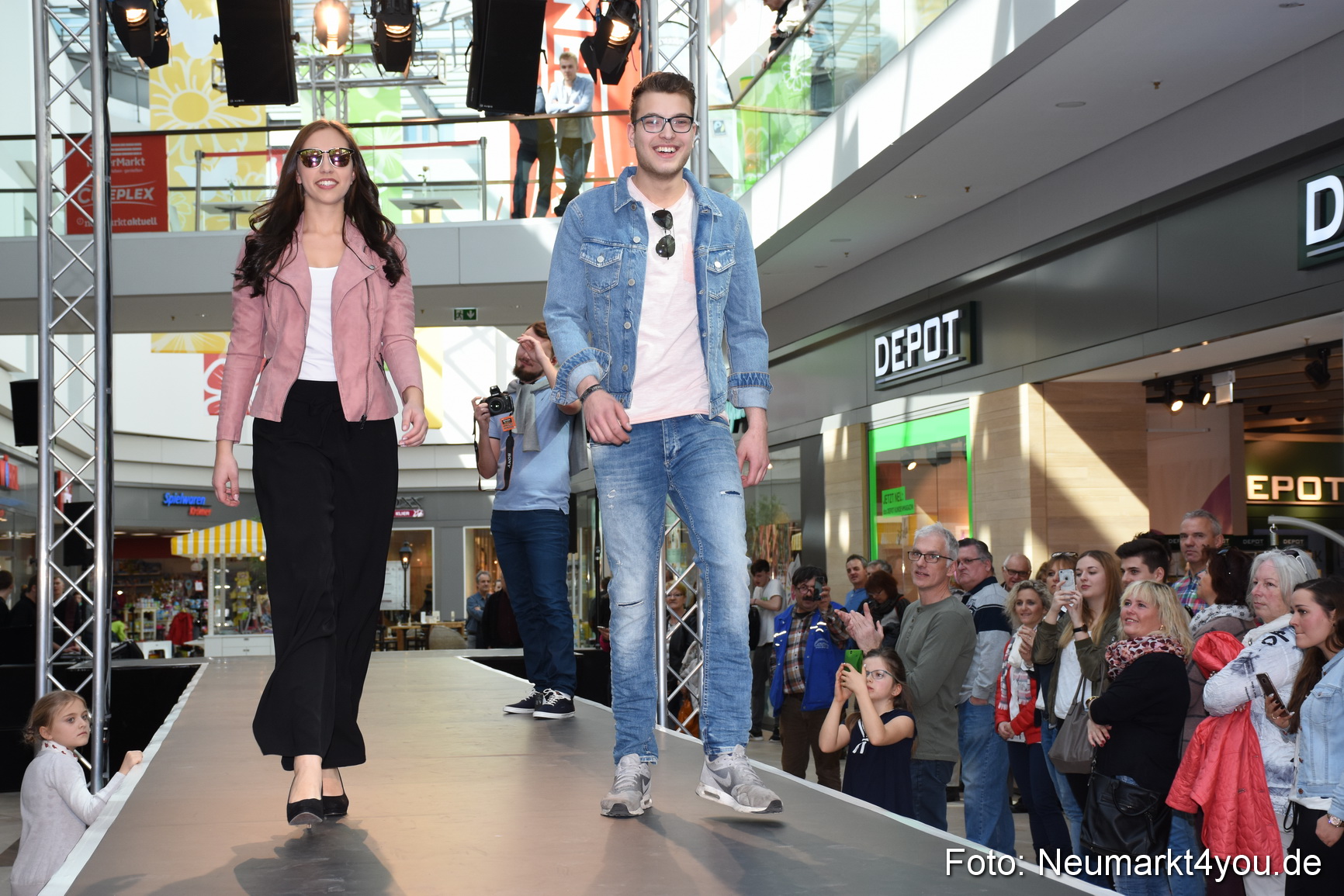 Modenschau NeuerMarkt Fruehjahr 2017 0074