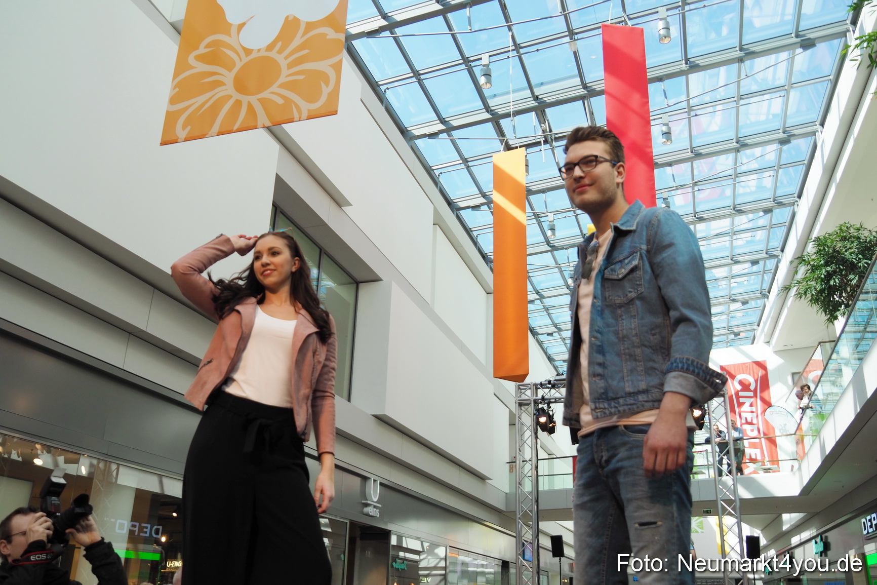 Modenschau NeuerMarkt Fruehjahr 2017 0076