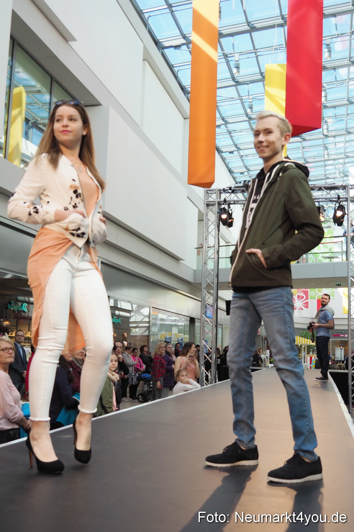 Modenschau NeuerMarkt Fruehjahr 2017 0085