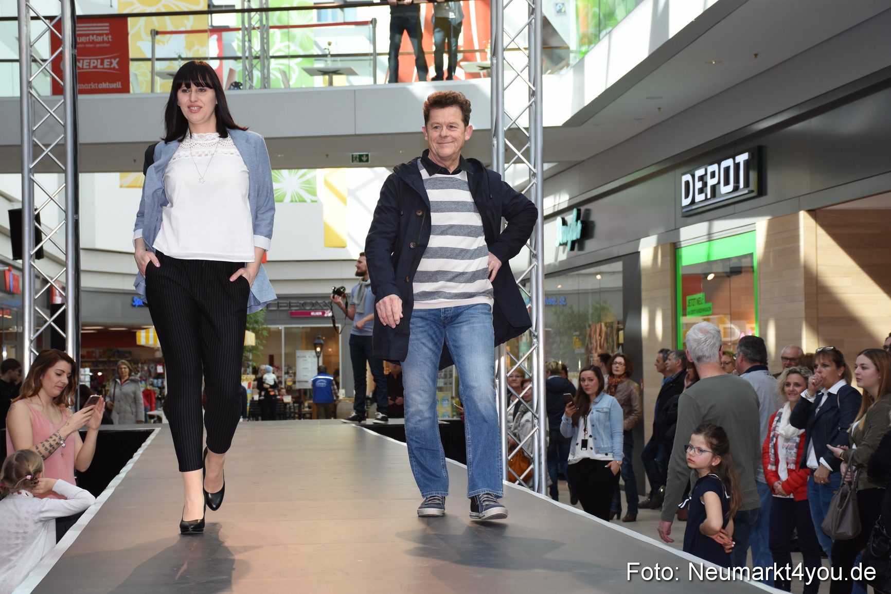 Modenschau NeuerMarkt Fruehjahr 2017 0086