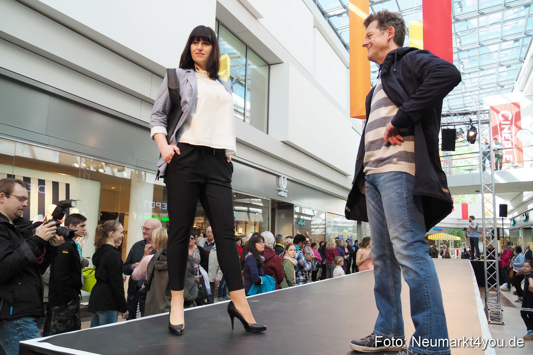 Modenschau NeuerMarkt Fruehjahr 2017 0088