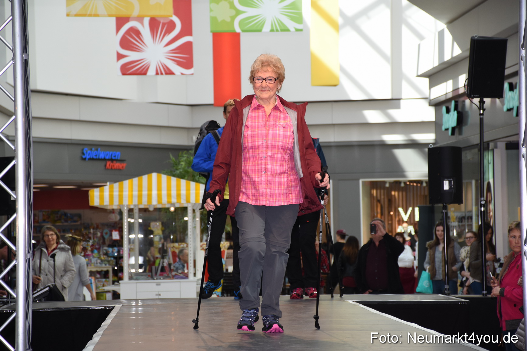 Modenschau NeuerMarkt Fruehjahr 2017 0092