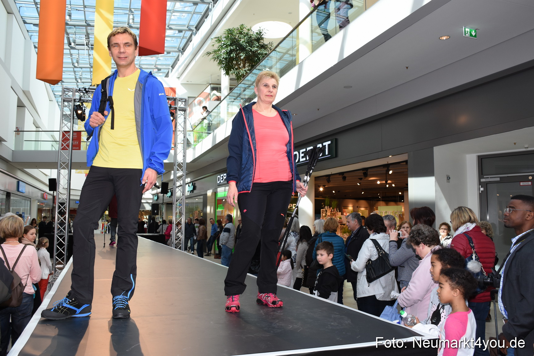 Modenschau NeuerMarkt Fruehjahr 2017 0094