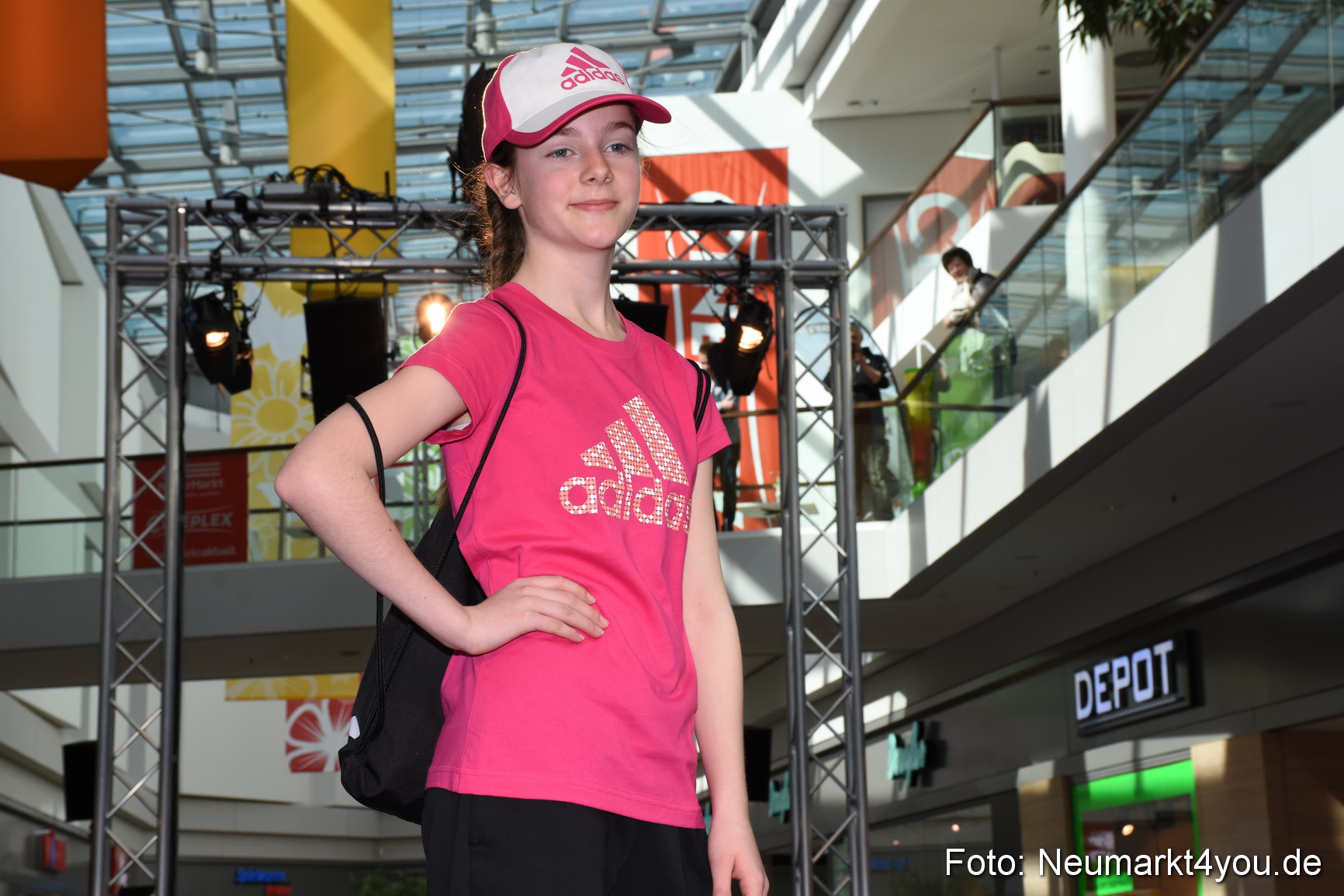 Modenschau NeuerMarkt Fruehjahr 2017 0111