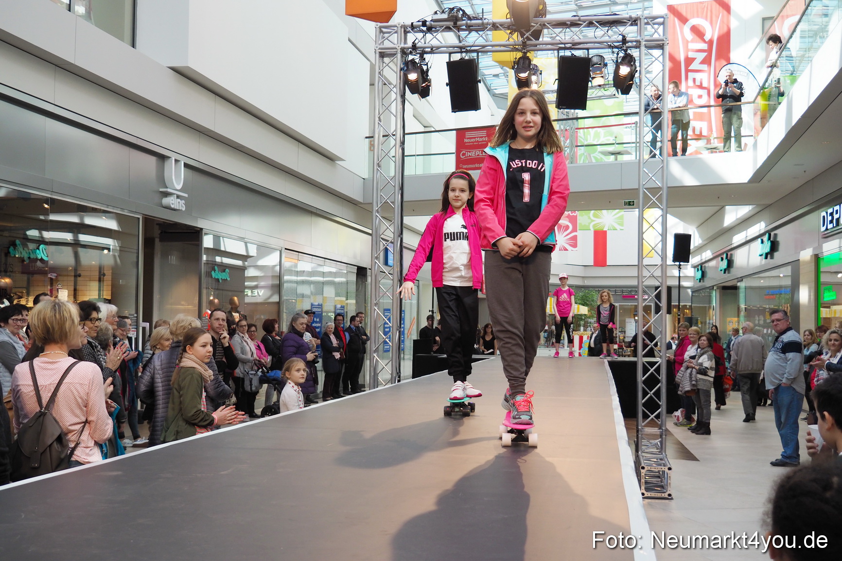 Modenschau NeuerMarkt Fruehjahr 2017 0113