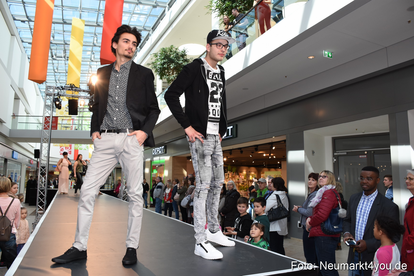 Modenschau NeuerMarkt Fruehjahr 2017 0127