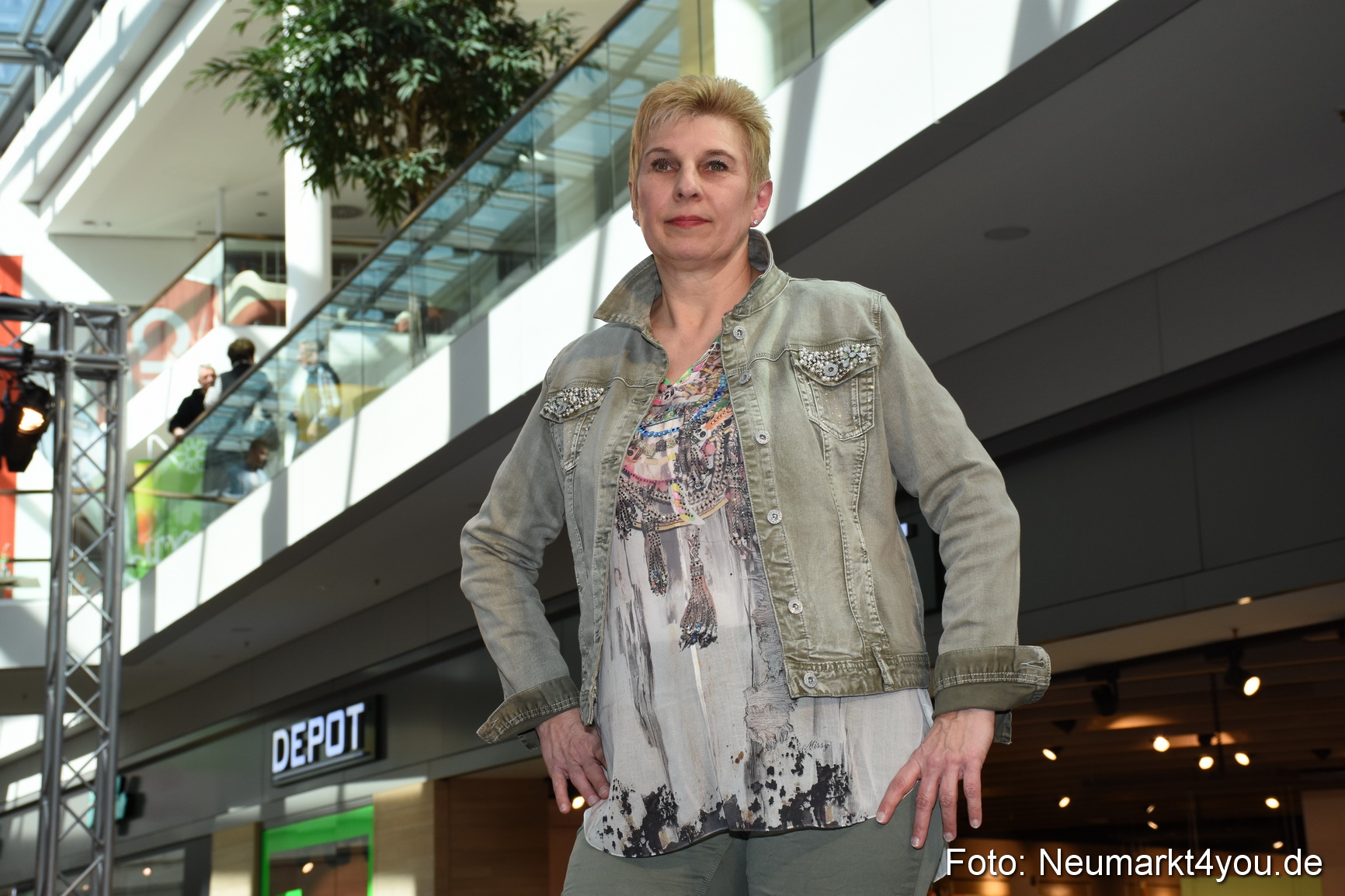 Modenschau NeuerMarkt Fruehjahr 2017 0143