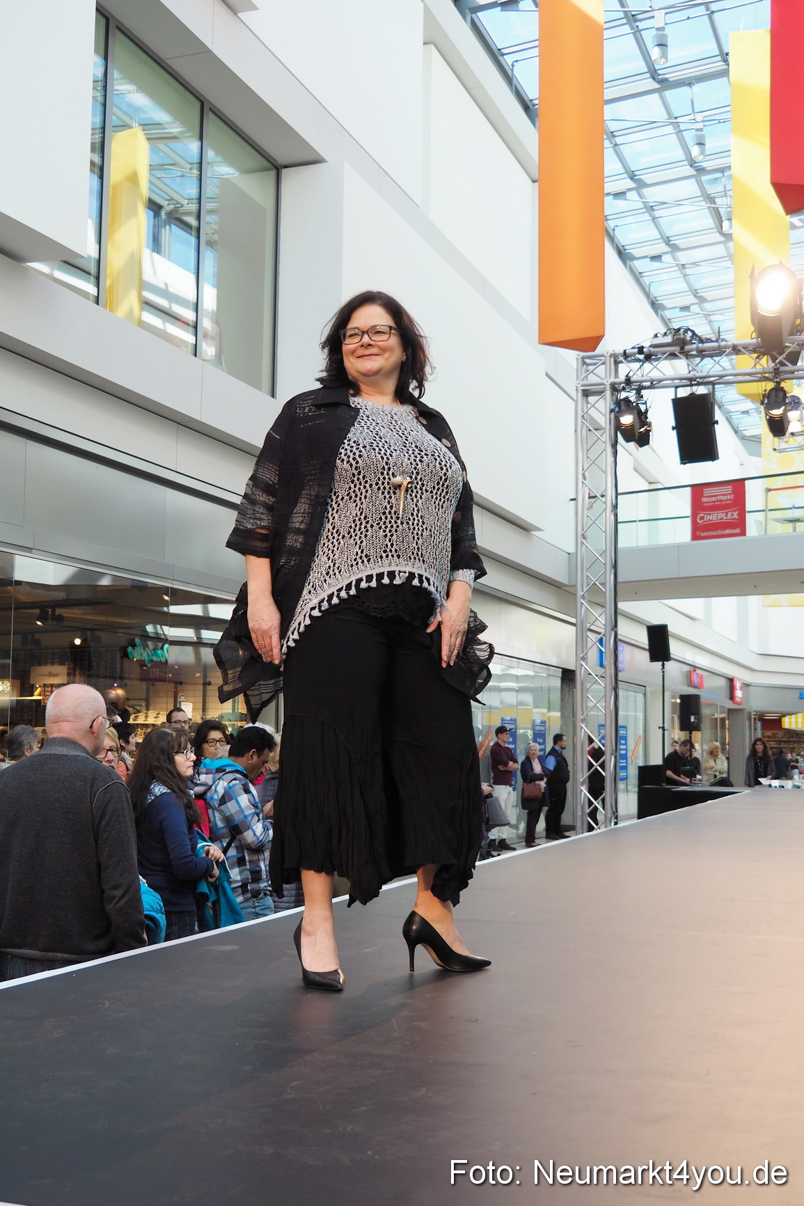 Modenschau NeuerMarkt Fruehjahr 2017 0146