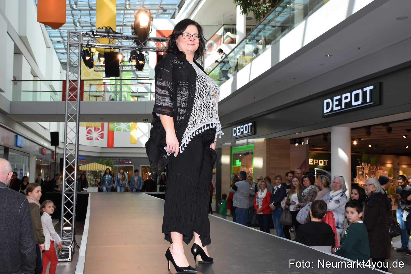 Modenschau NeuerMarkt Fruehjahr 2017 0147