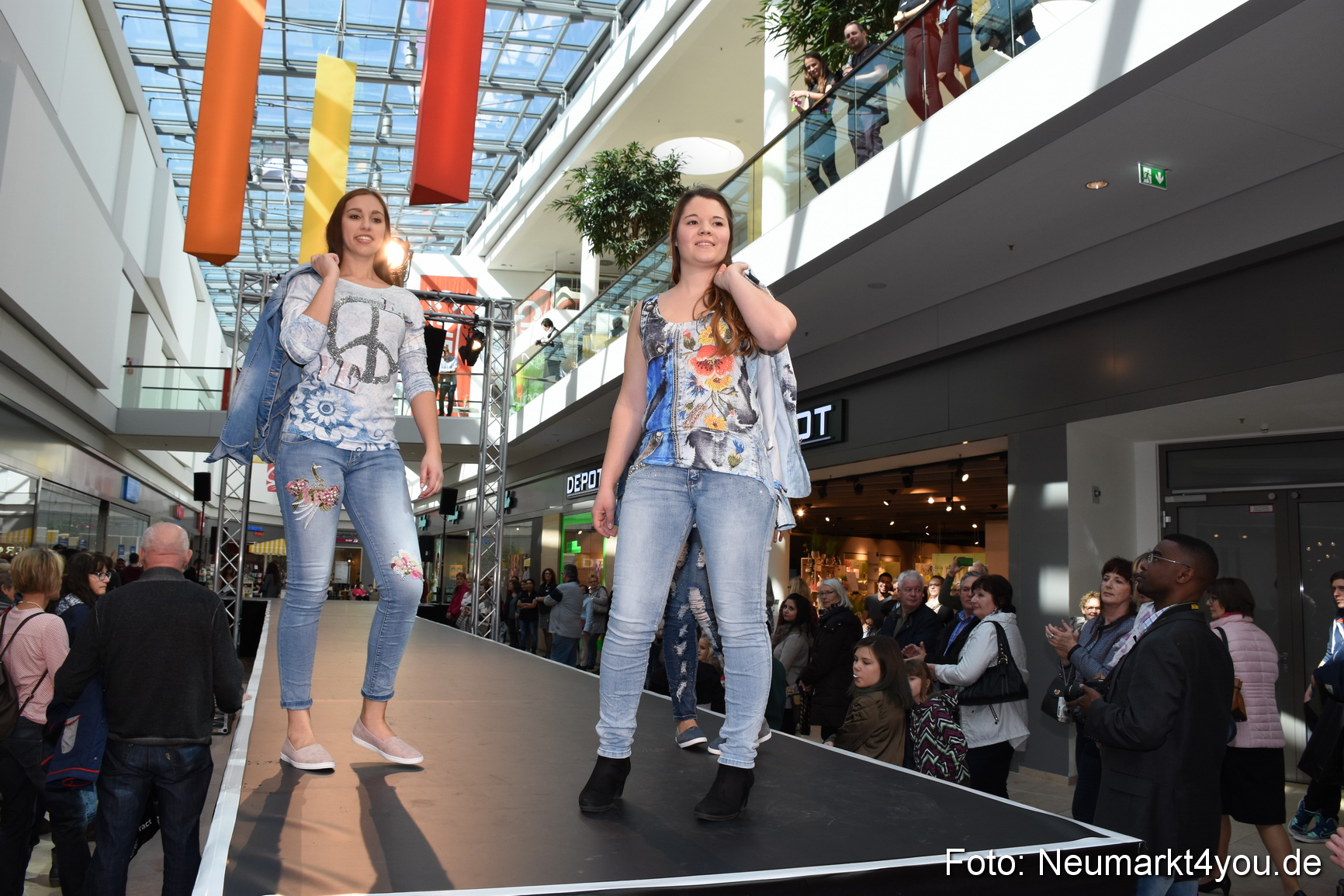 Modenschau NeuerMarkt Fruehjahr 2017 0153