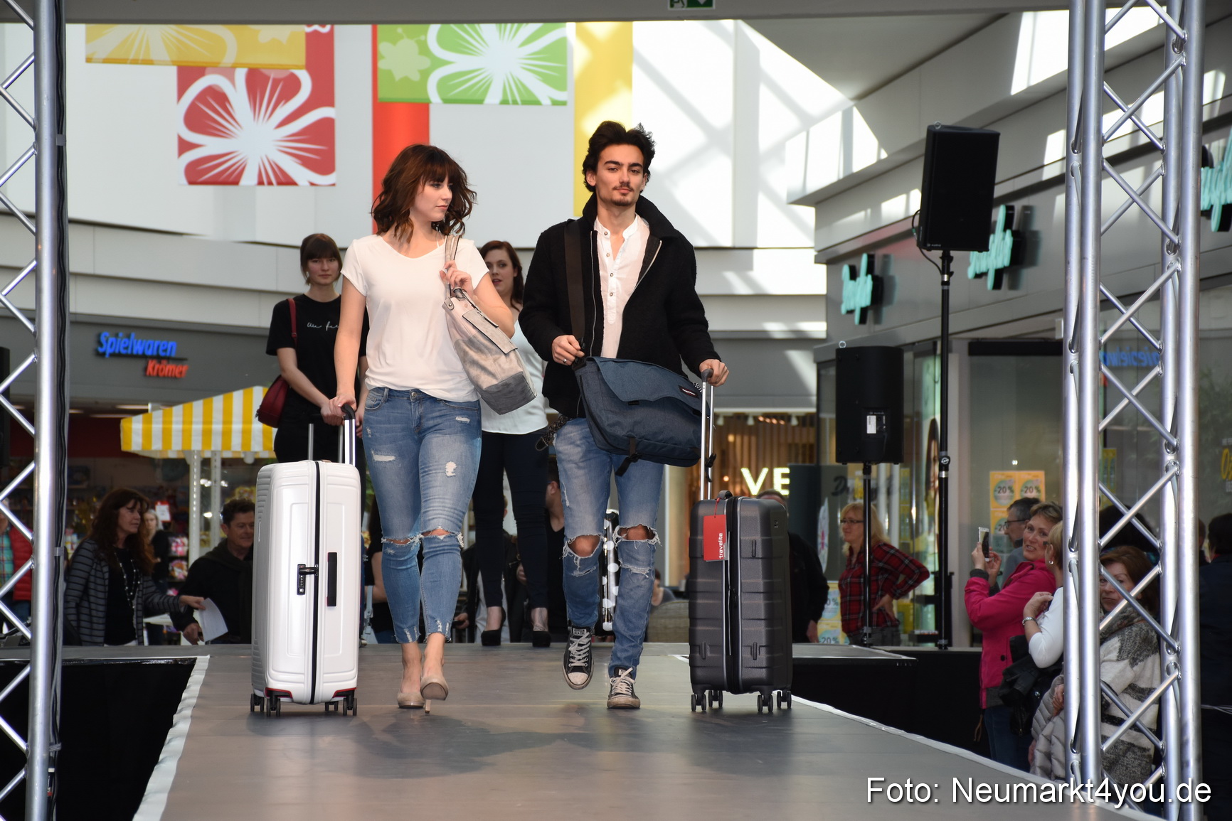 Modenschau NeuerMarkt Fruehjahr 2017 0154