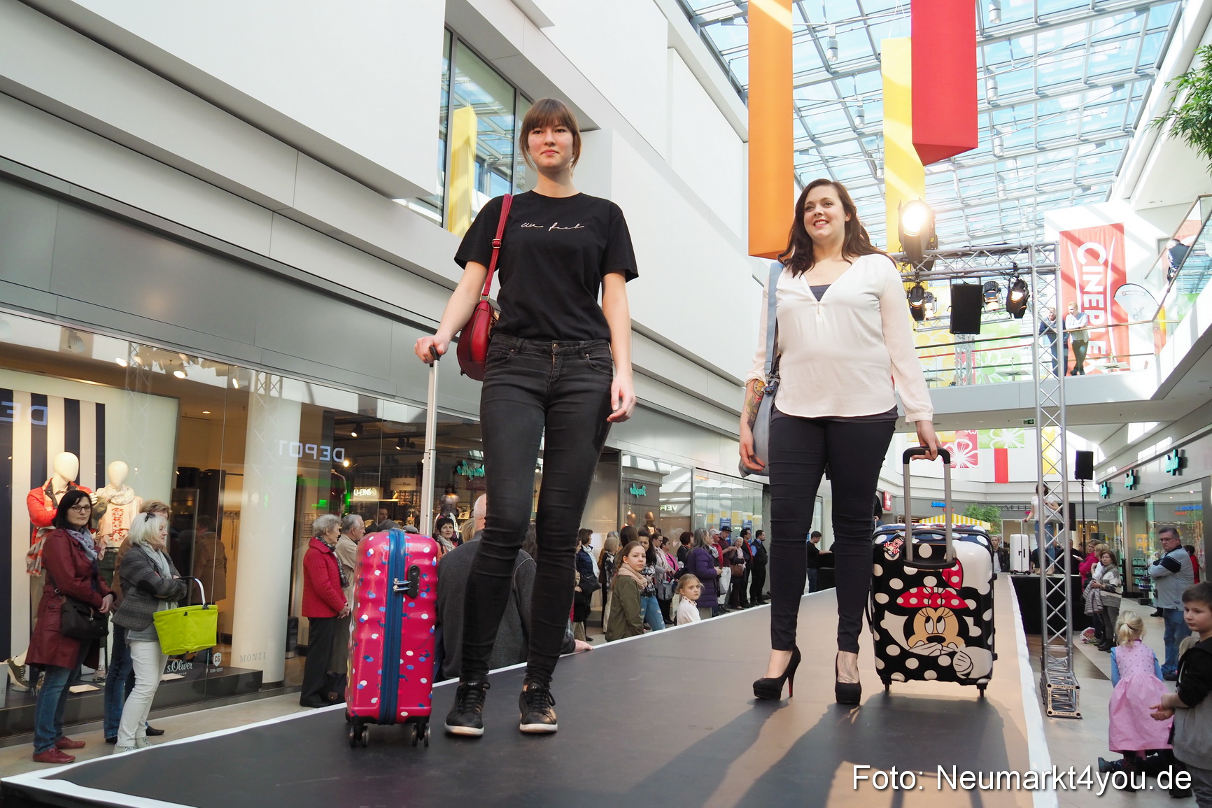 Modenschau NeuerMarkt Fruehjahr 2017 0159