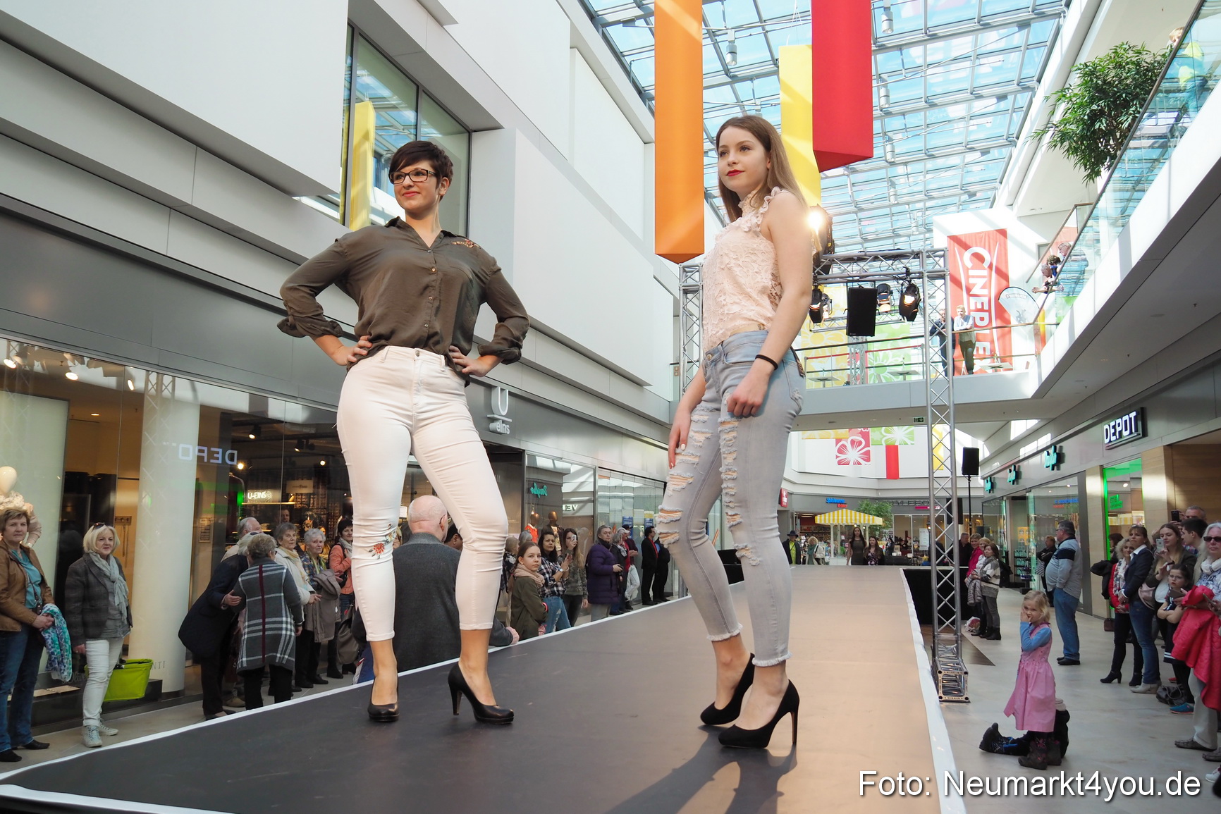 Modenschau NeuerMarkt Fruehjahr 2017 0165