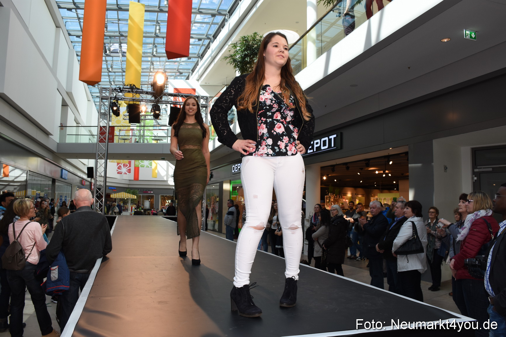 Modenschau NeuerMarkt Fruehjahr 2017 0169