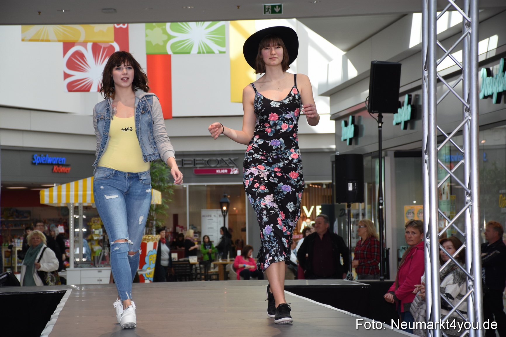 Modenschau NeuerMarkt Fruehjahr 2017 0171