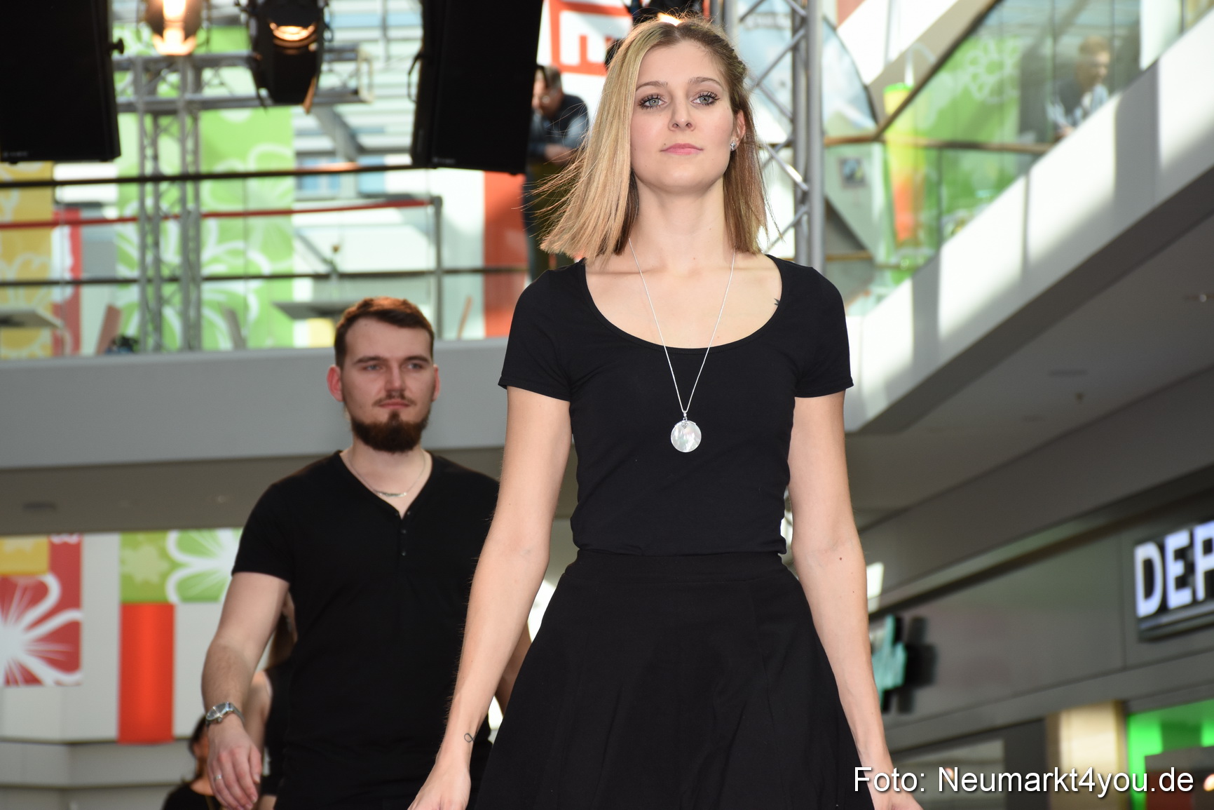 Modenschau NeuerMarkt Fruehjahr 2017 0180