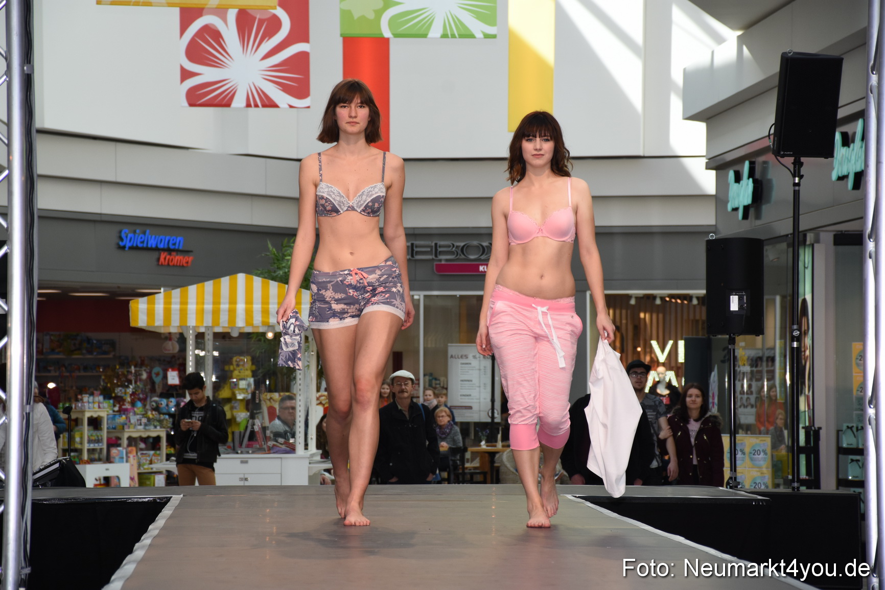 Modenschau NeuerMarkt Fruehjahr 2017 0201