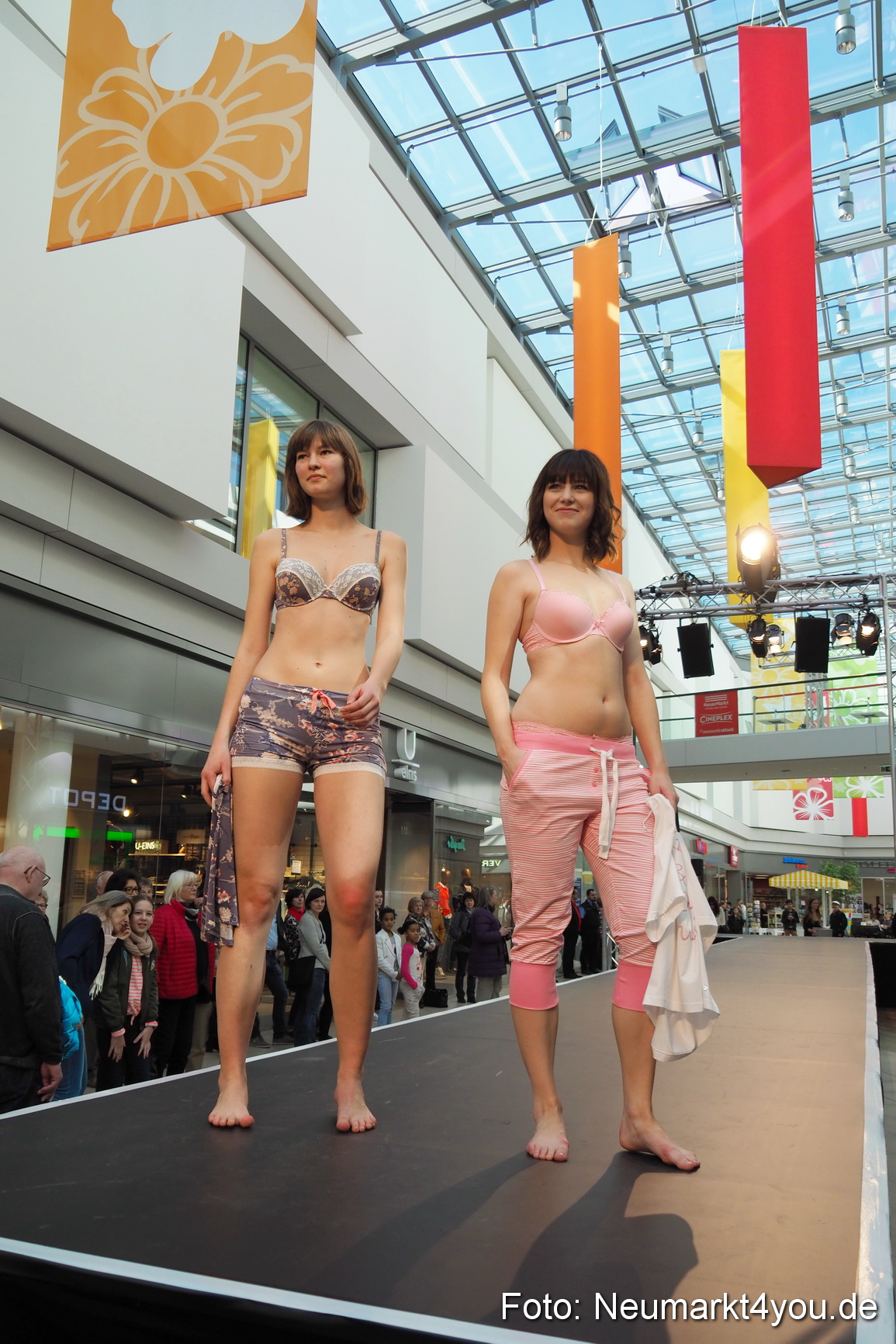 Modenschau NeuerMarkt Fruehjahr 2017 0202