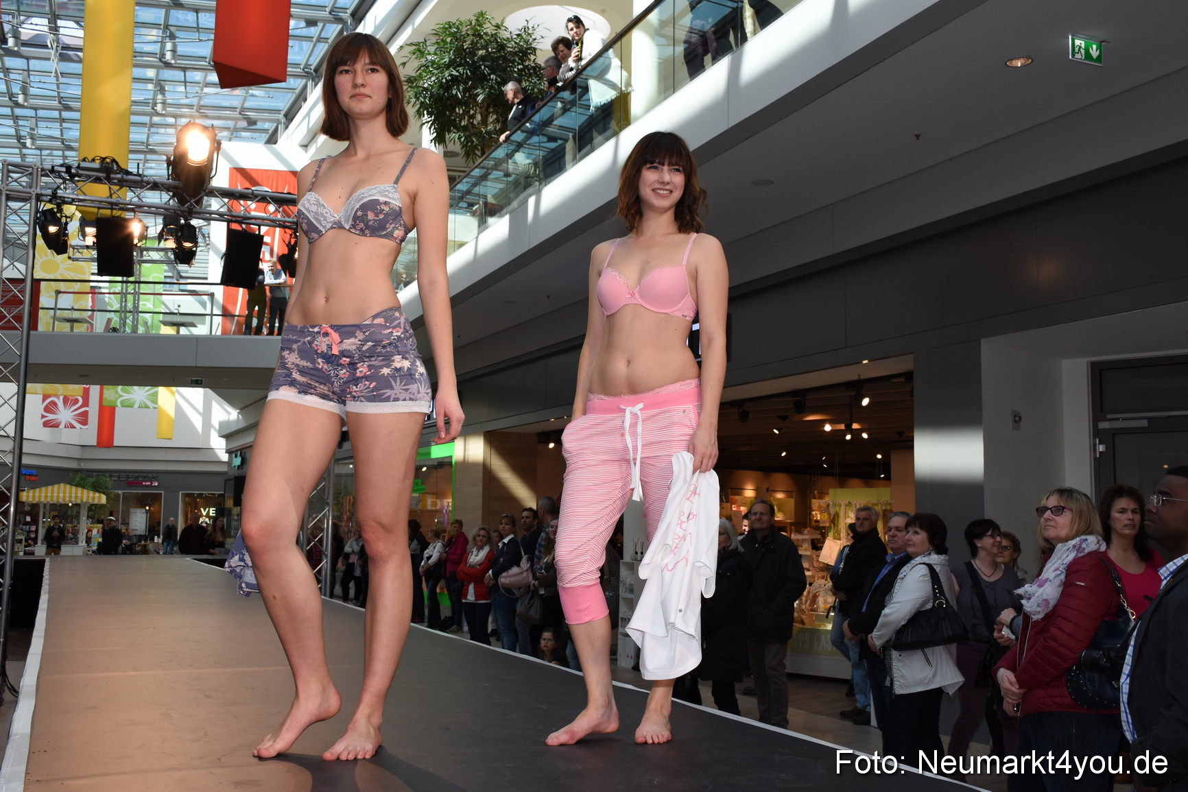 Modenschau NeuerMarkt Fruehjahr 2017 0203