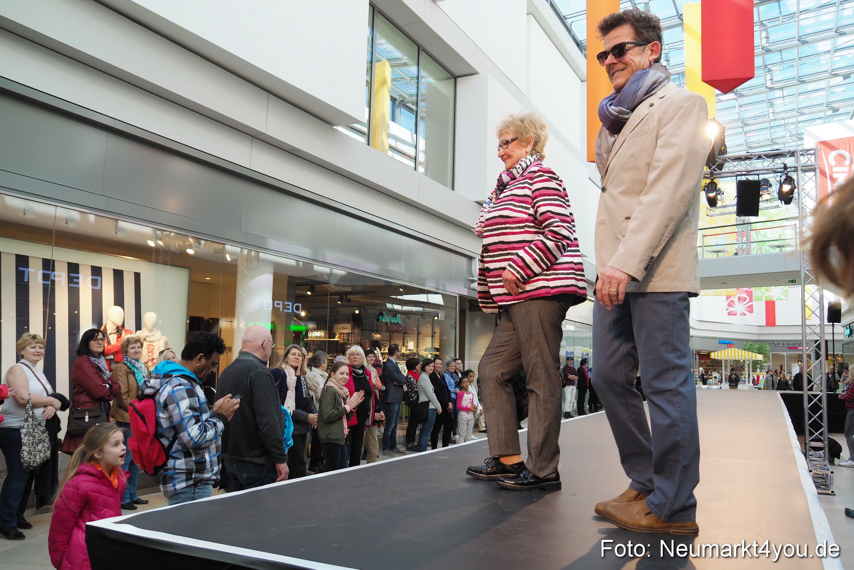 Modenschau NeuerMarkt Fruehjahr 2017 0205