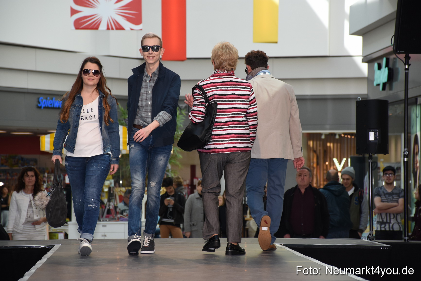 Modenschau NeuerMarkt Fruehjahr 2017 0206