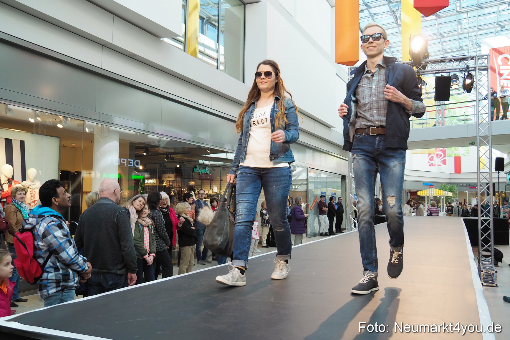 Modenschau NeuerMarkt Fruehjahr 2017 0208