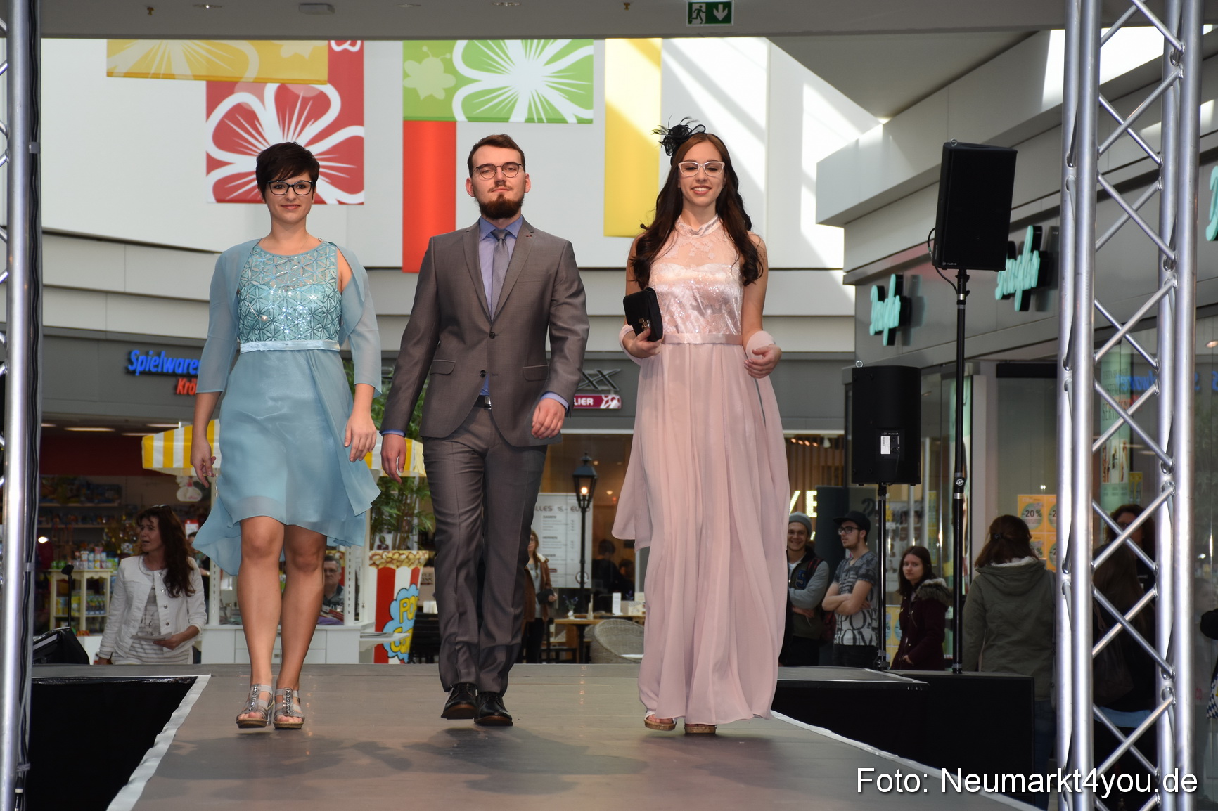 Modenschau NeuerMarkt Fruehjahr 2017 0229