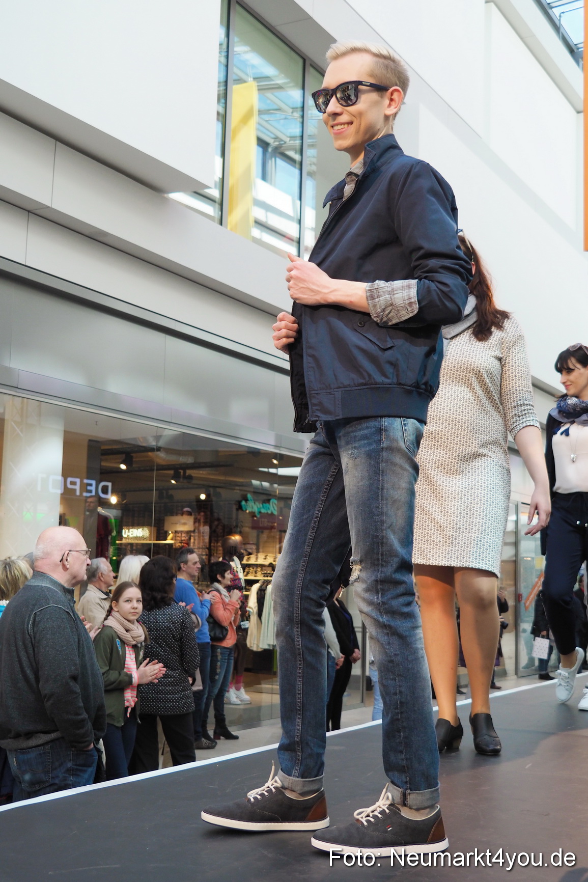 Modenschau NeuerMarkt Fruehjahr 2017 0235