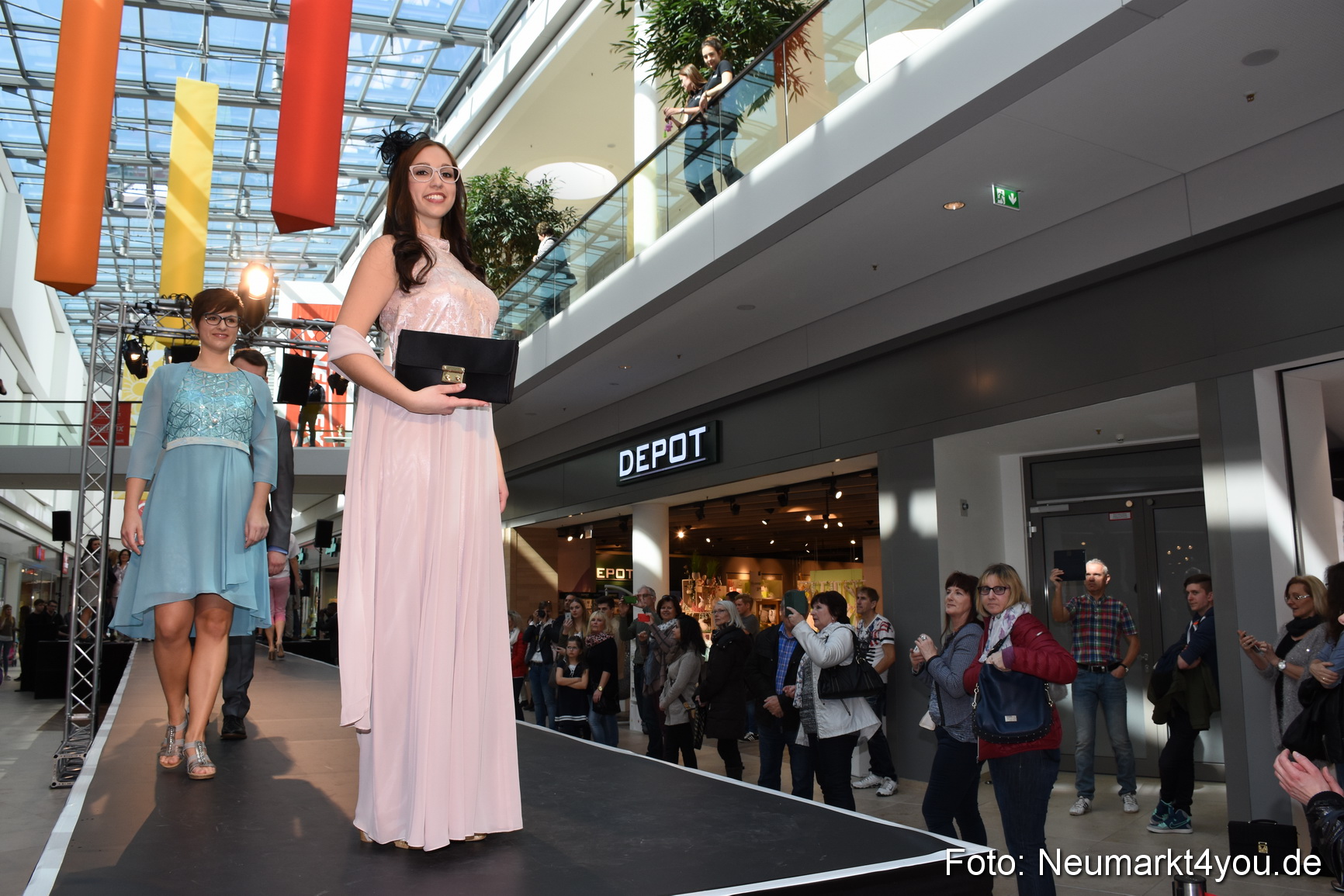 Modenschau NeuerMarkt Fruehjahr 2017 0239