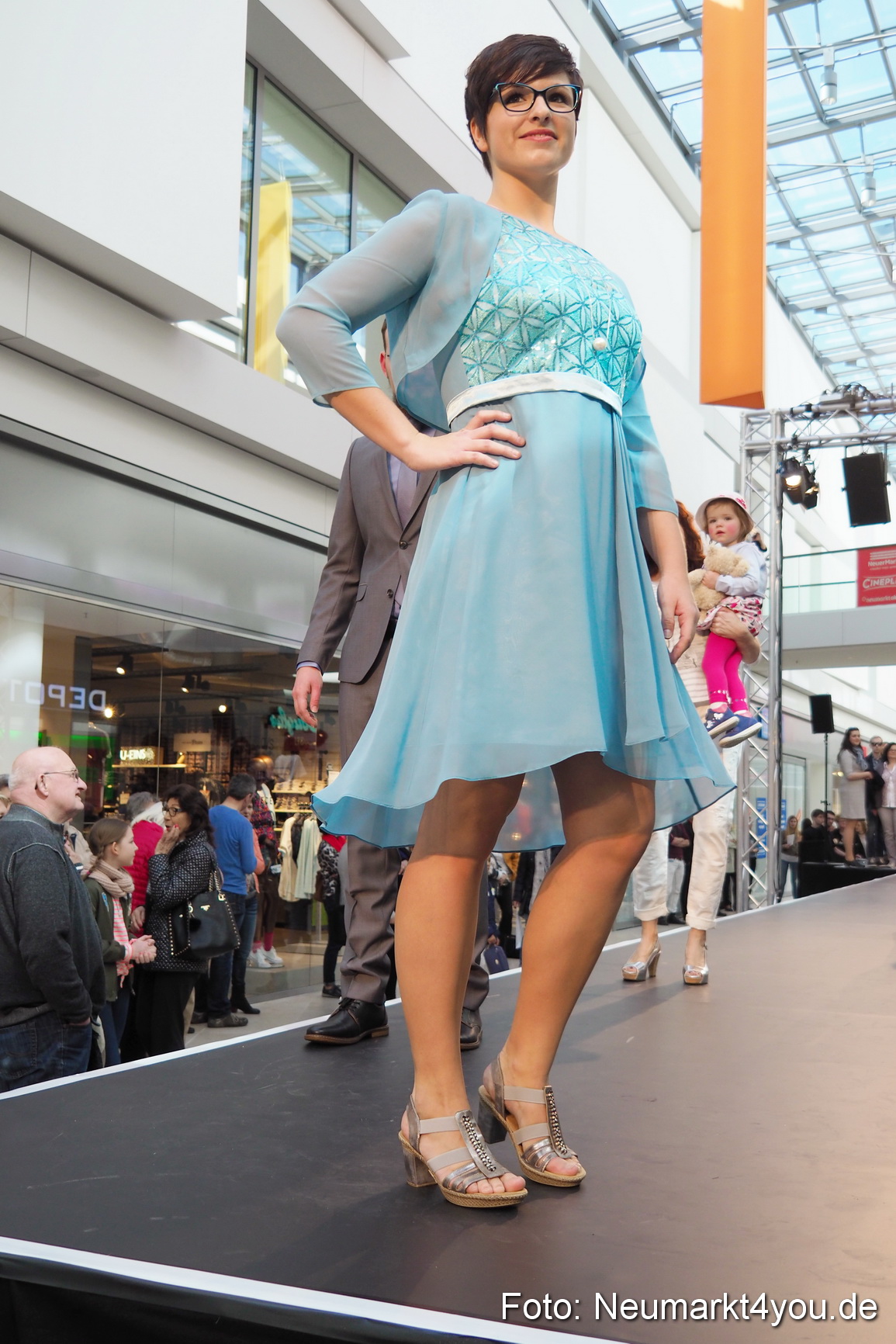 Modenschau NeuerMarkt Fruehjahr 2017 0242