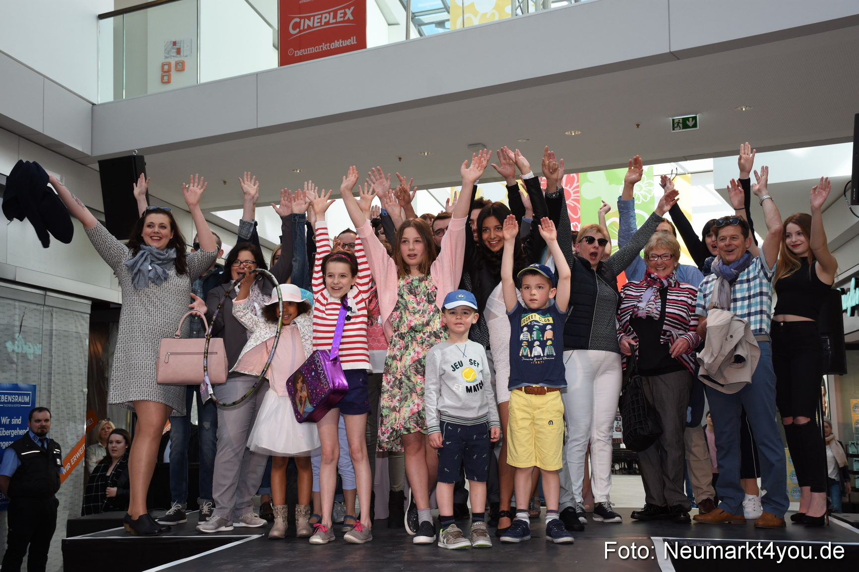 Modenschau NeuerMarkt Fruehjahr 2017 0245