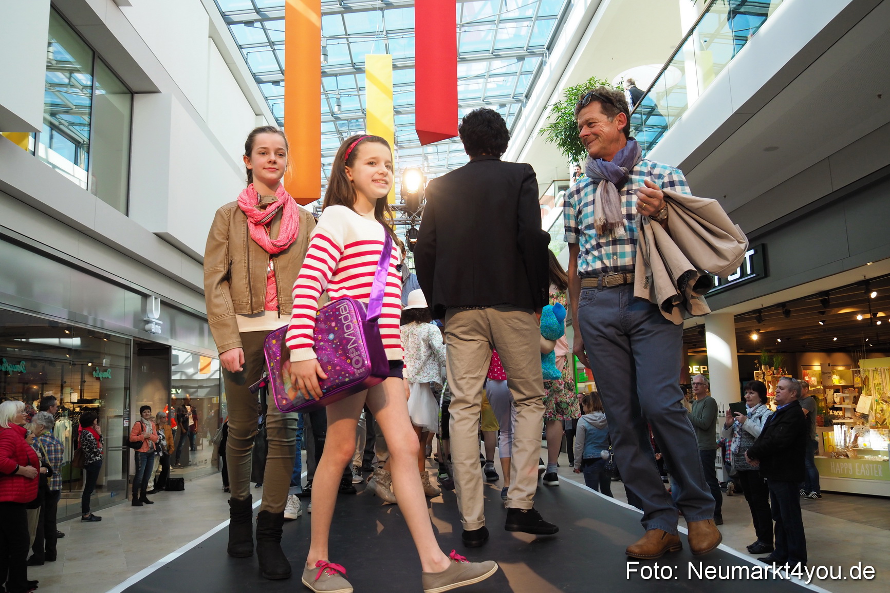 Modenschau NeuerMarkt Fruehjahr 2017 0247