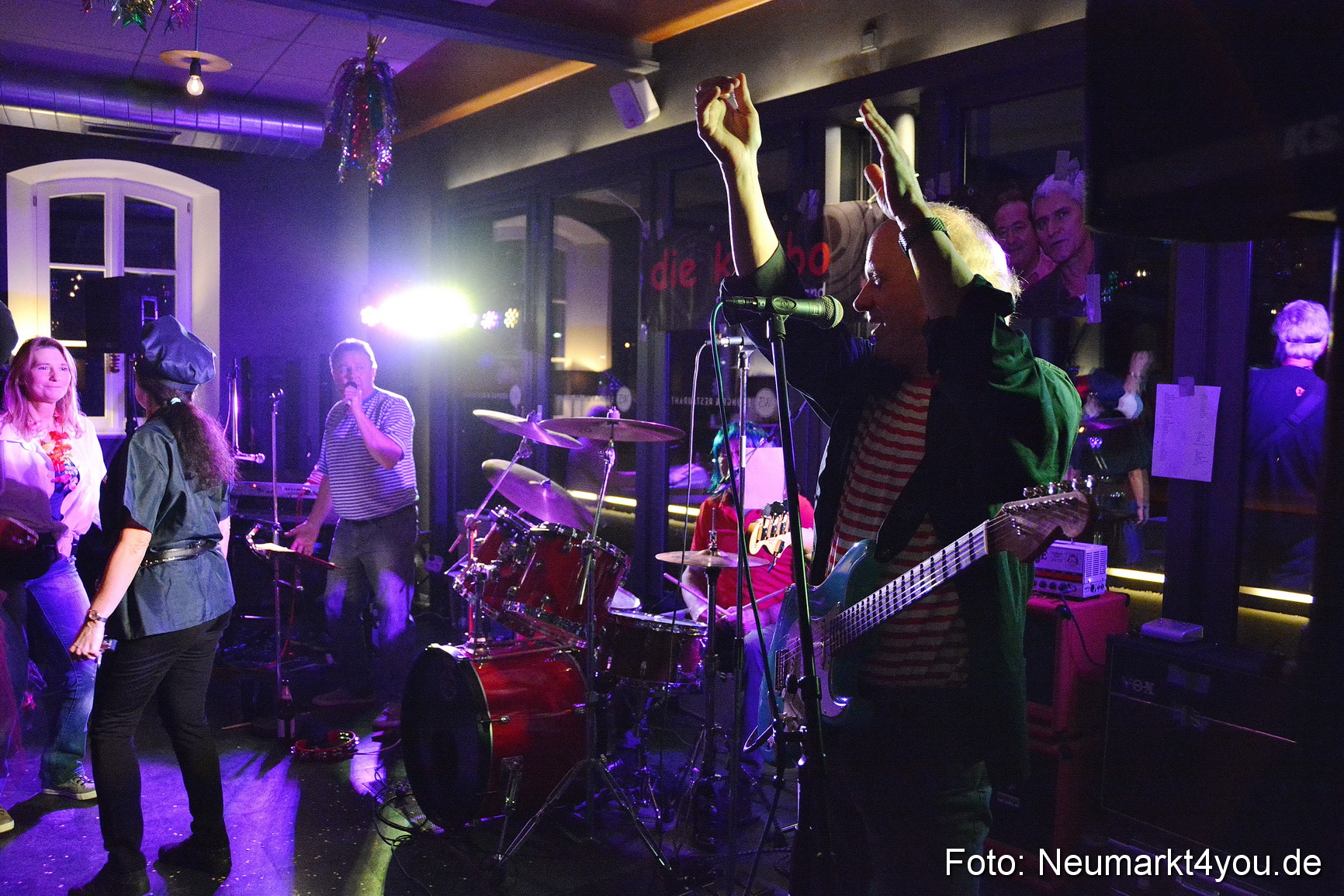 Weiberfasching Neumarkt 230217 0008