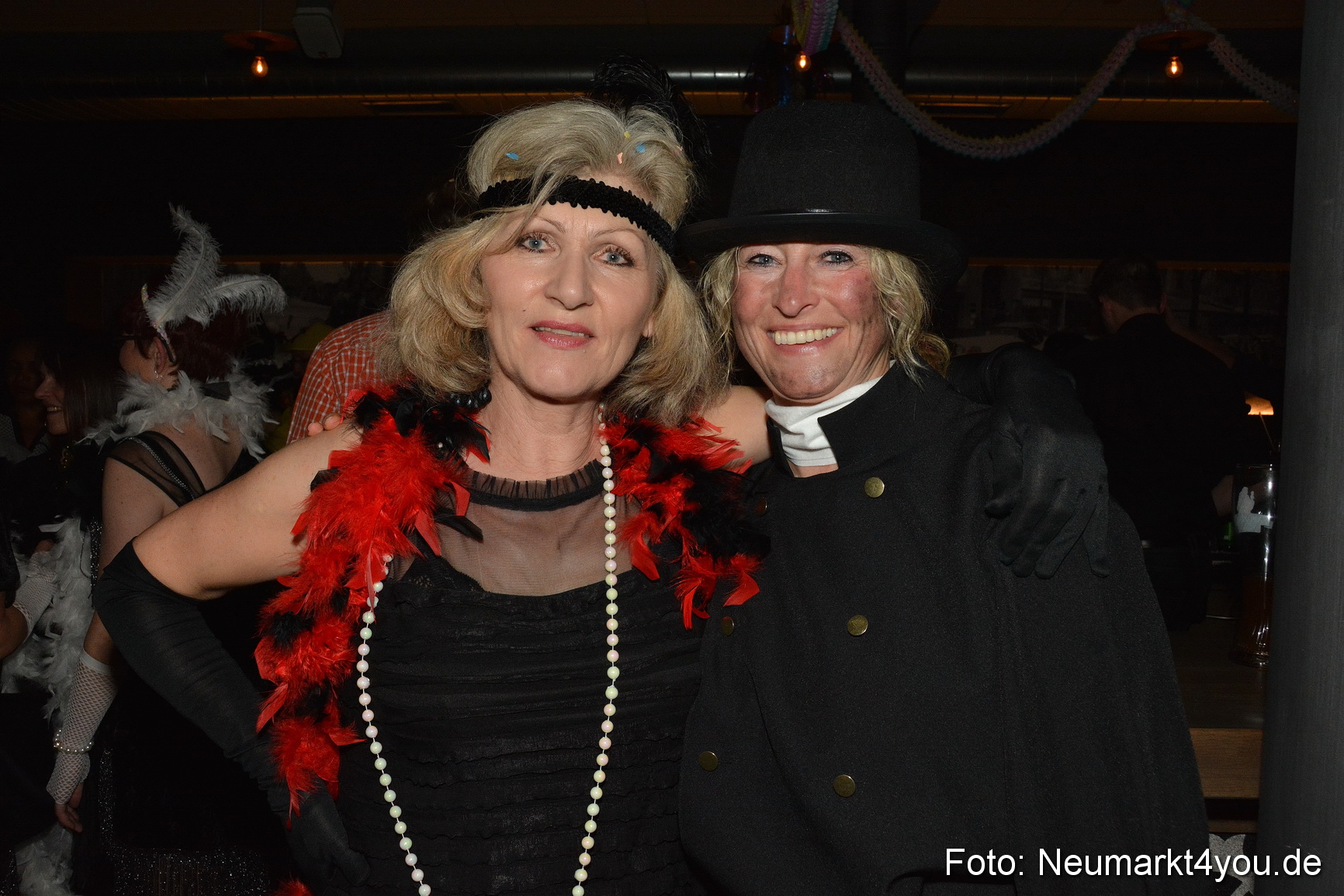 Weiberfasching Neumarkt 230217 0010