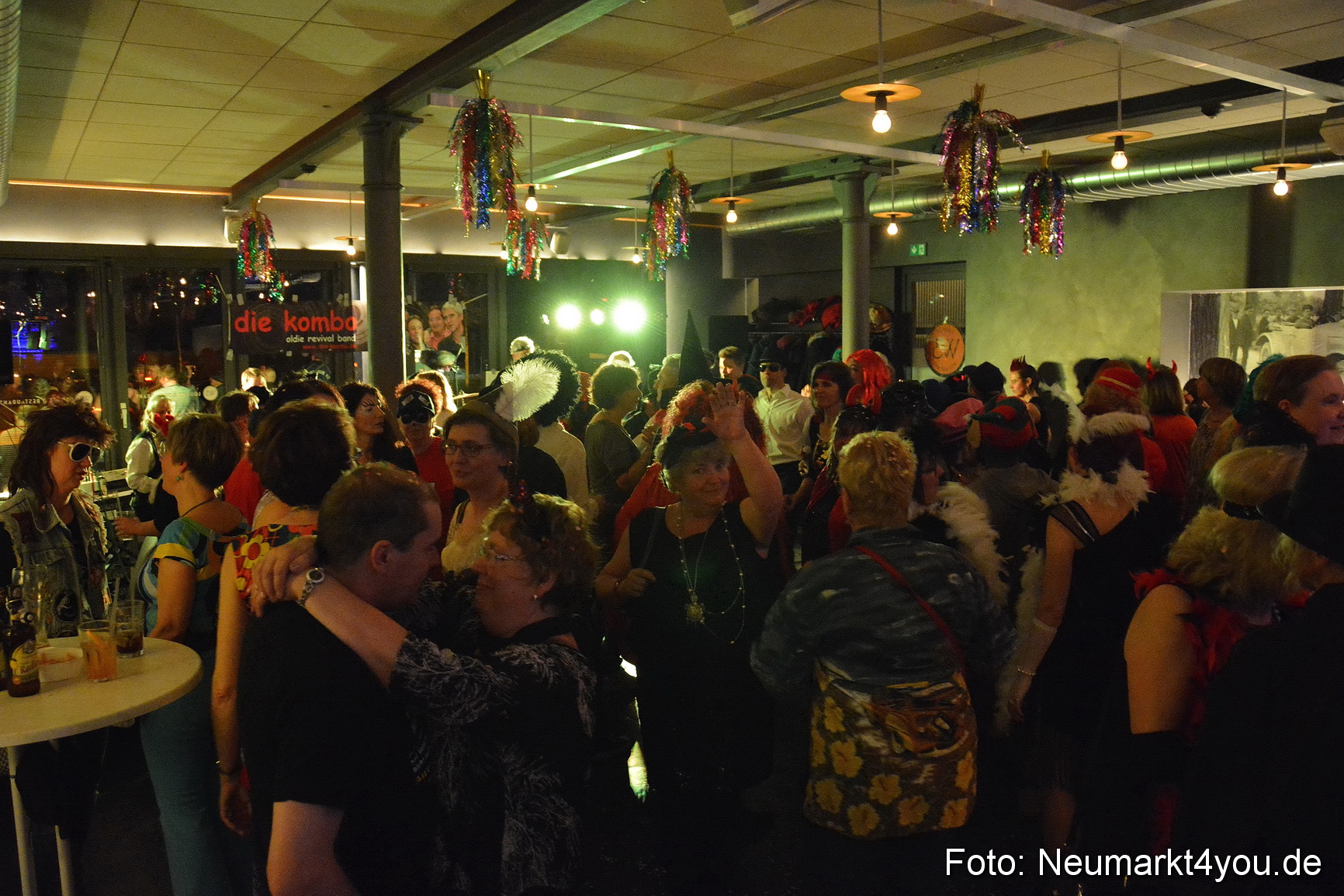 Weiberfasching Neumarkt 230217 0011