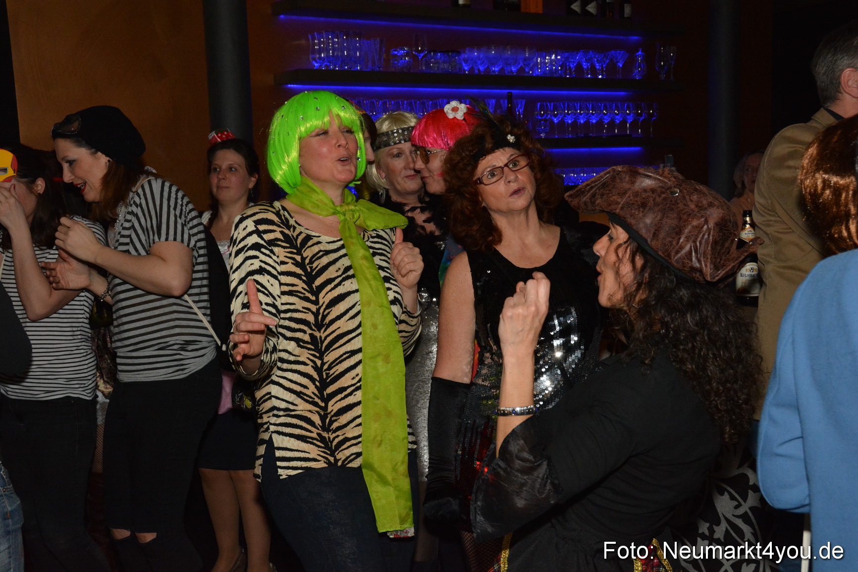 Weiberfasching Neumarkt 230217 0017