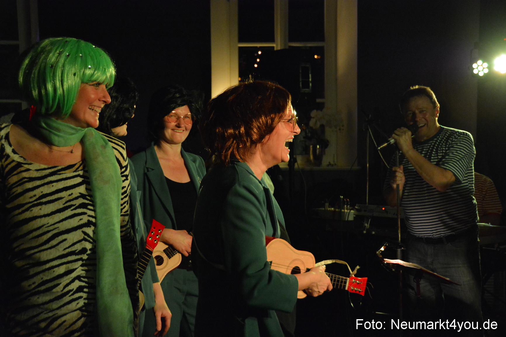 Weiberfasching Neumarkt 230217 0034