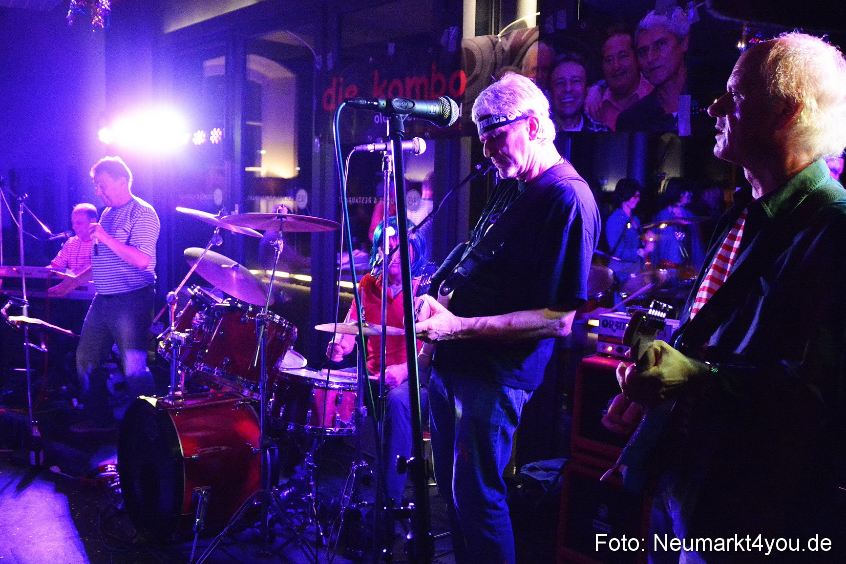 Weiberfasching Neumarkt 230217 0035