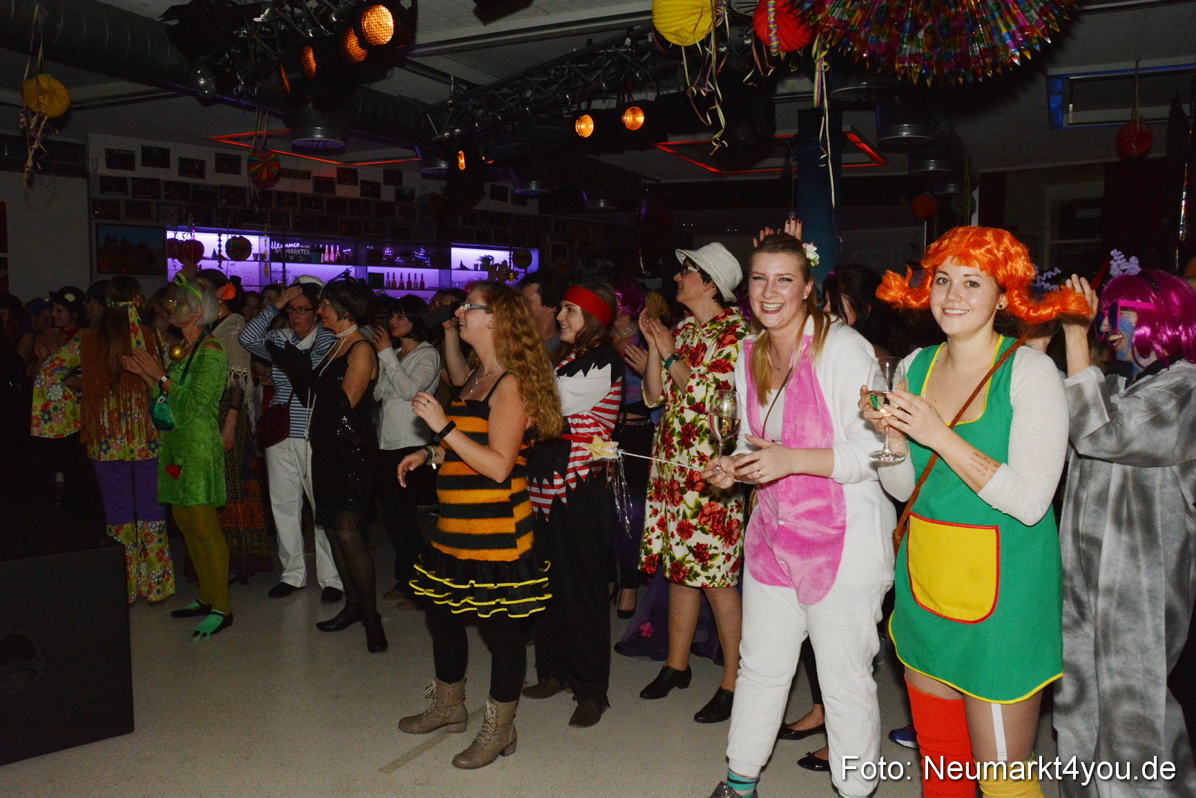 Weiberfasching Neumarkt 230217 0040