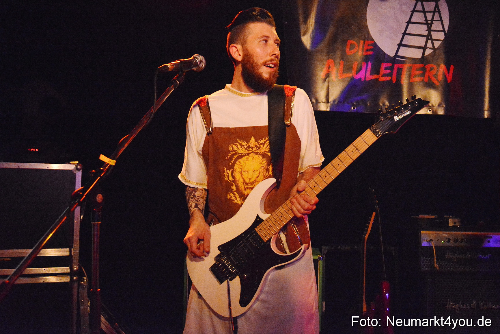 Weiberfasching Neumarkt 230217 0043