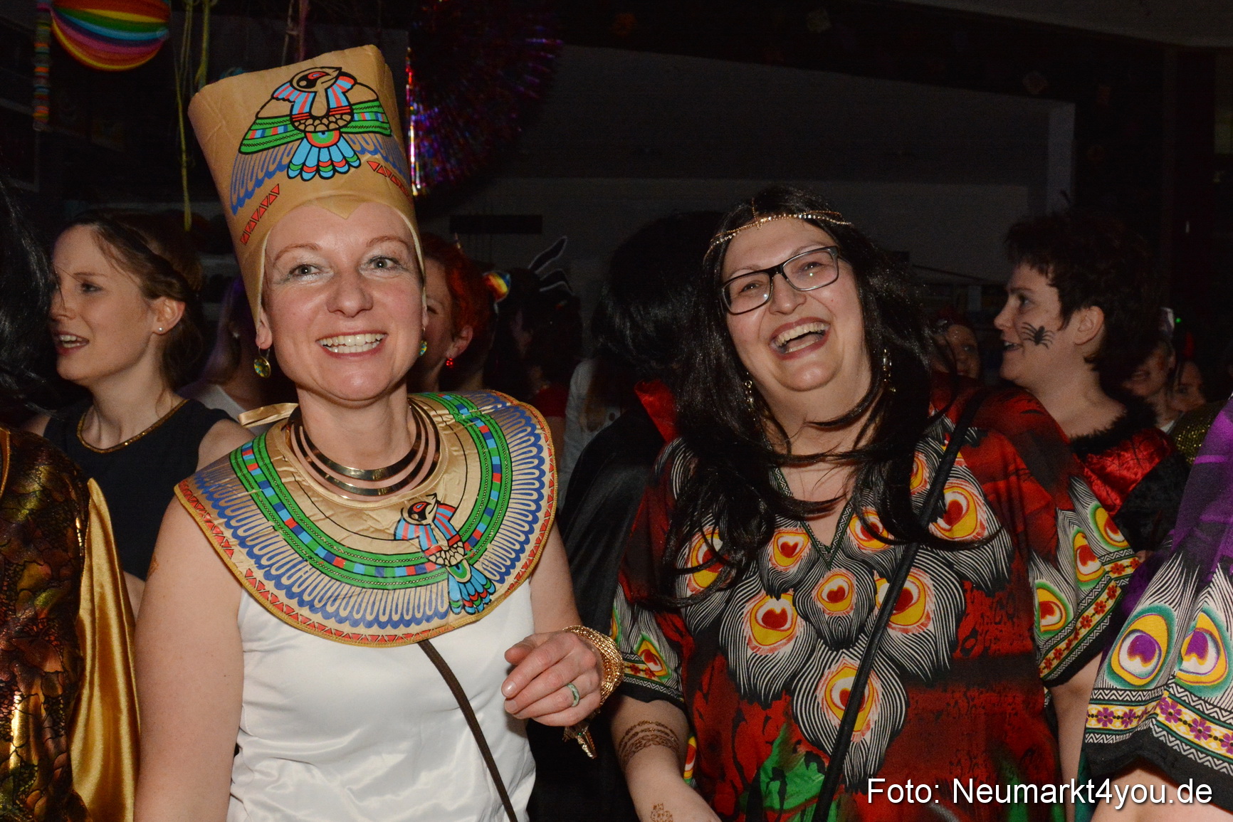 Weiberfasching Neumarkt 230217 0058