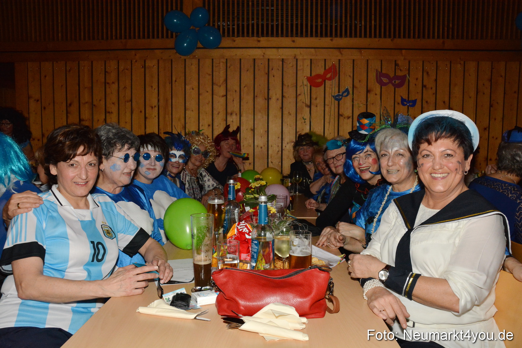 Weiberfasching Neumarkt 230217 0083