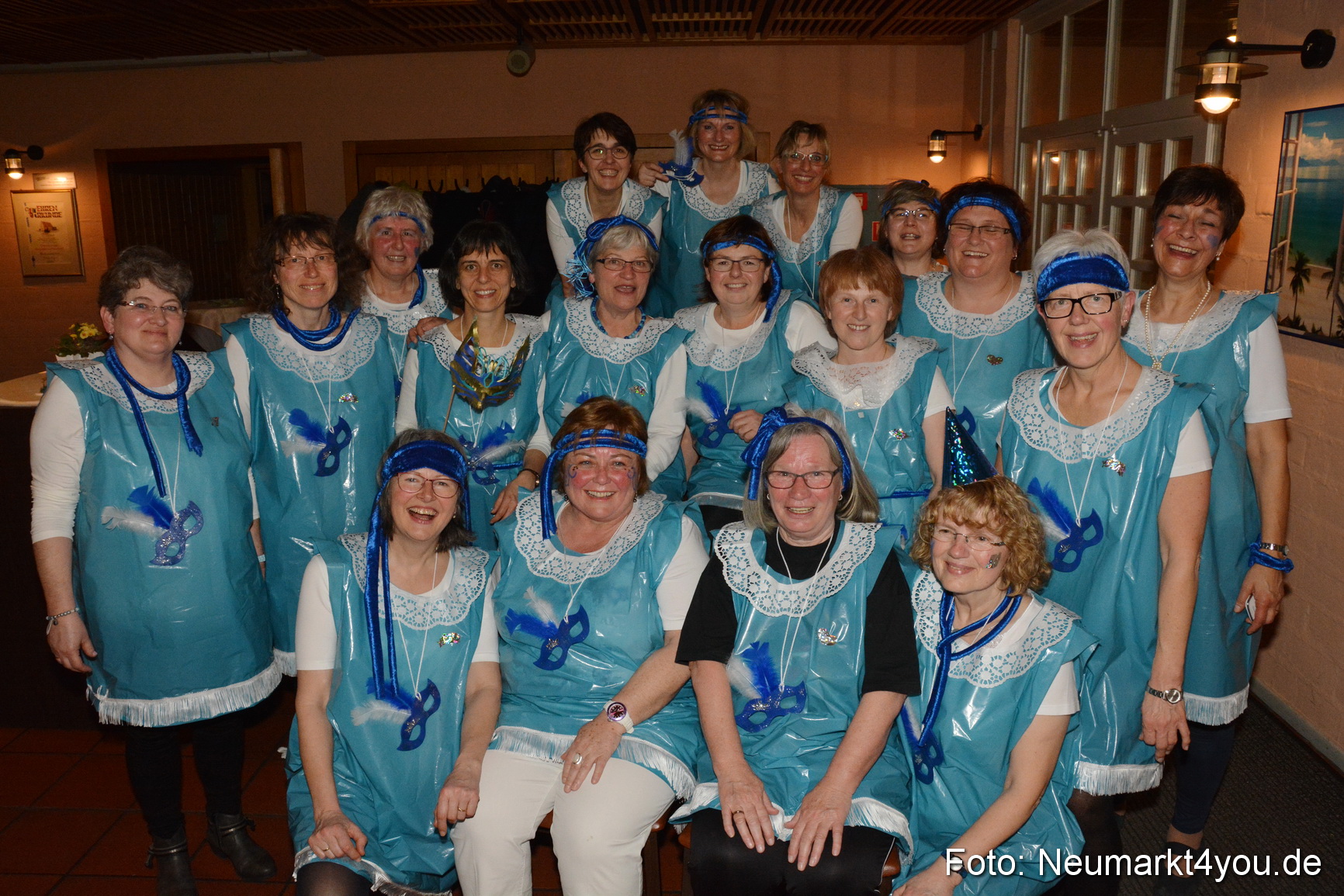 Weiberfasching Neumarkt 230217 0084