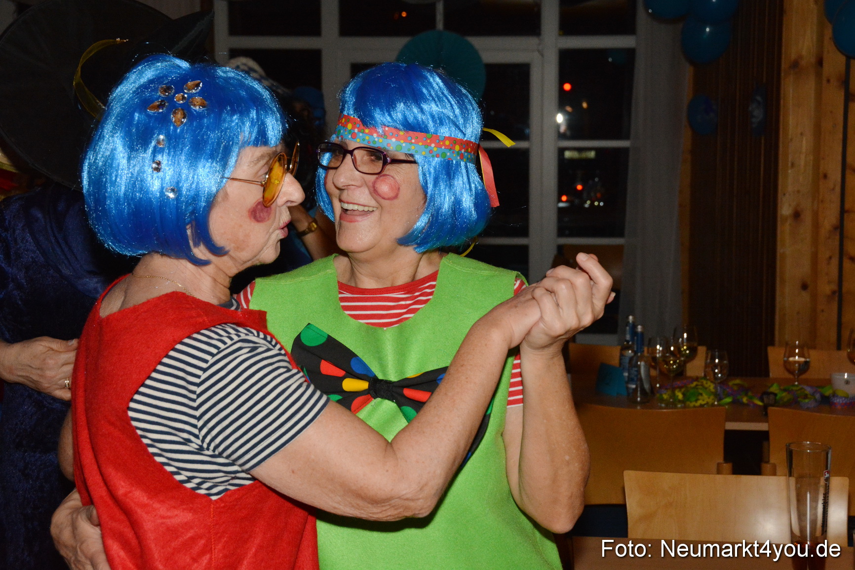 Weiberfasching Neumarkt 230217 0085