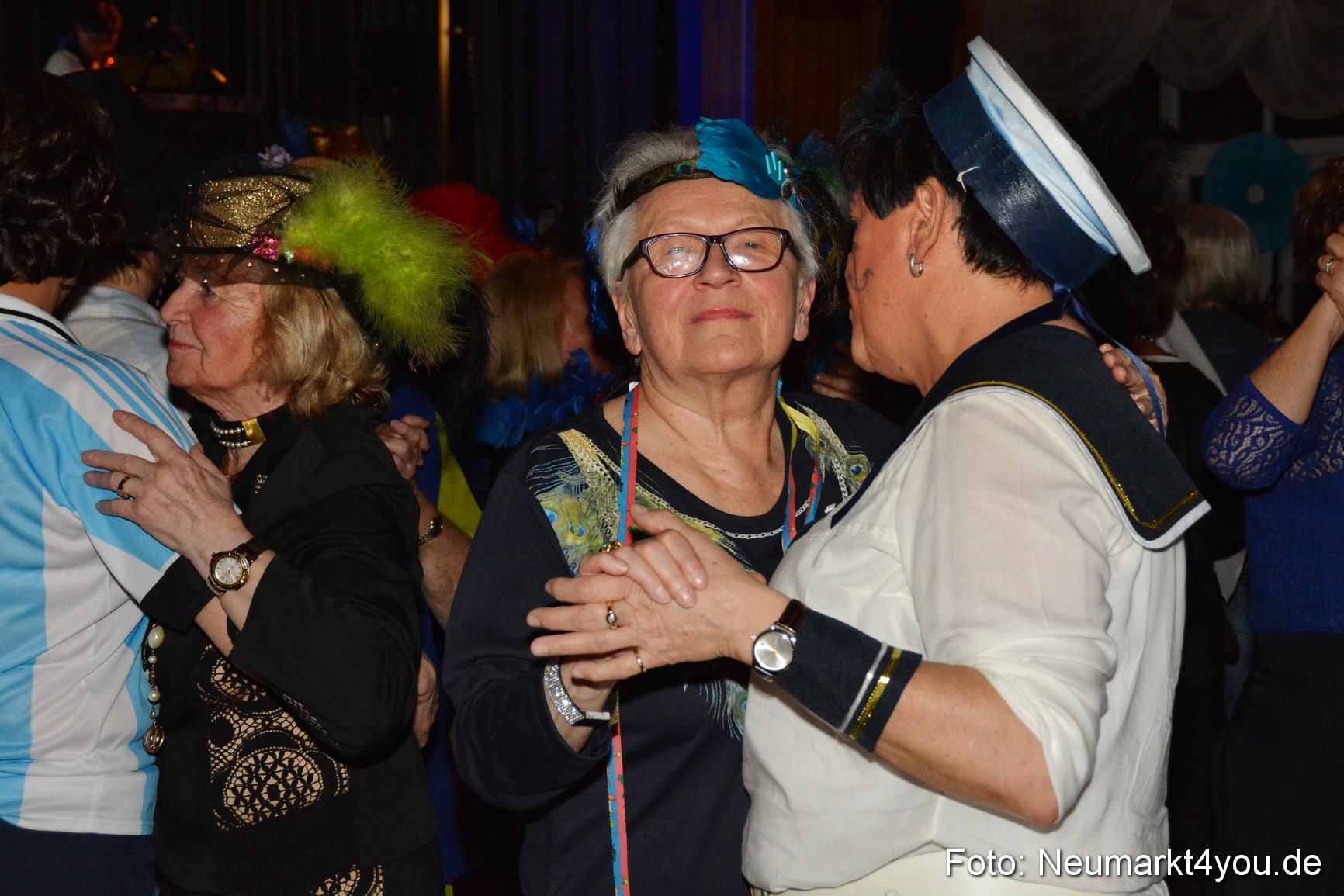 Weiberfasching Neumarkt 230217 0086