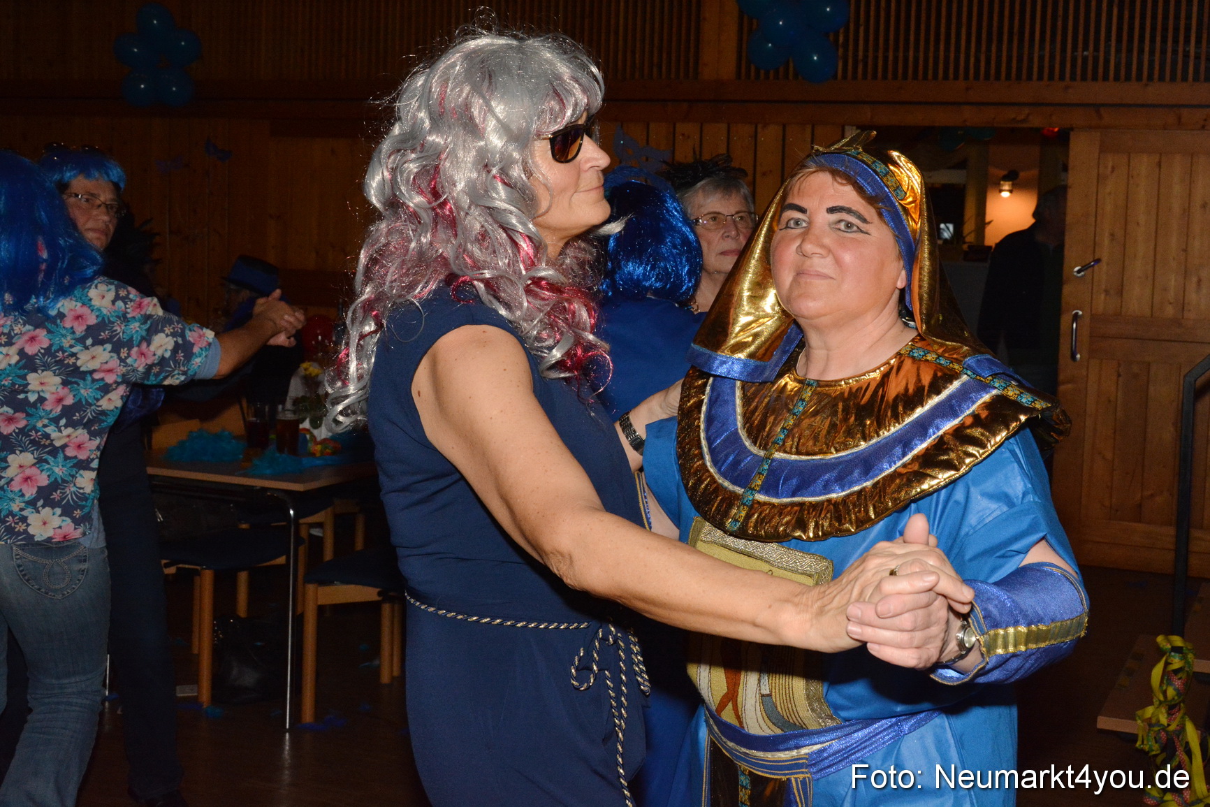 Weiberfasching Neumarkt 230217 0092