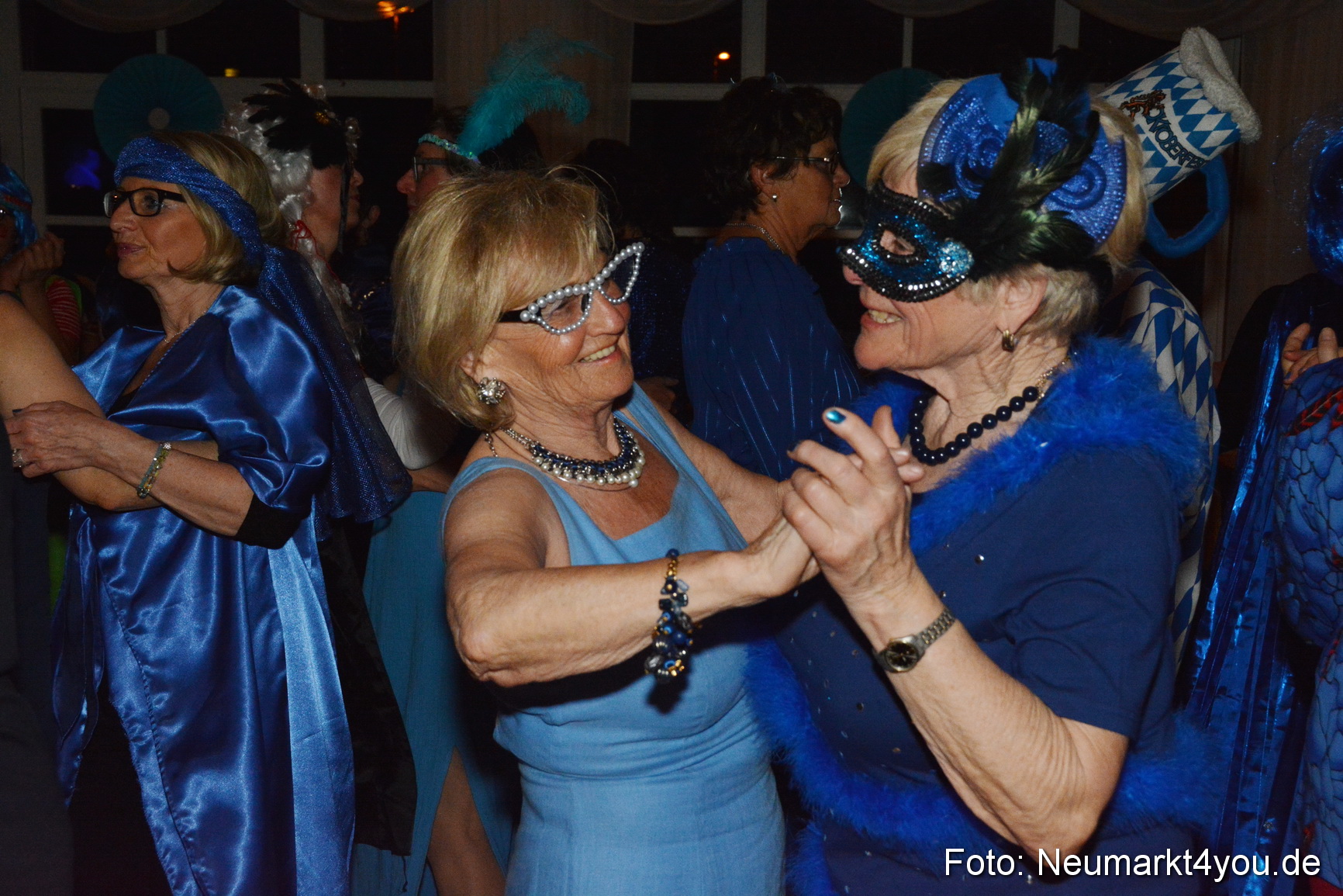 Weiberfasching Neumarkt 230217 0095